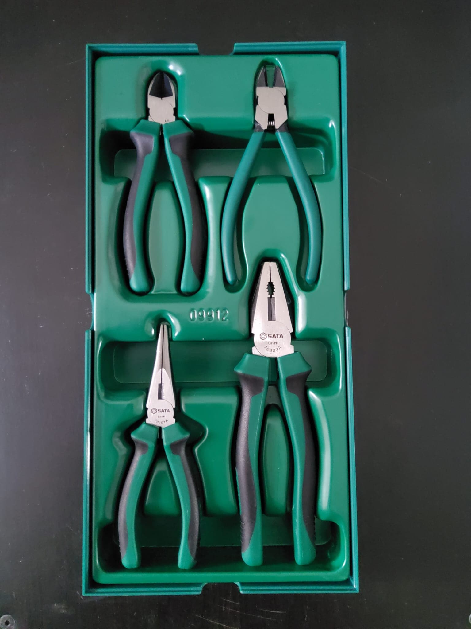 TABULEIRO DE 4 PEÇAS COM ALICATES — image 1