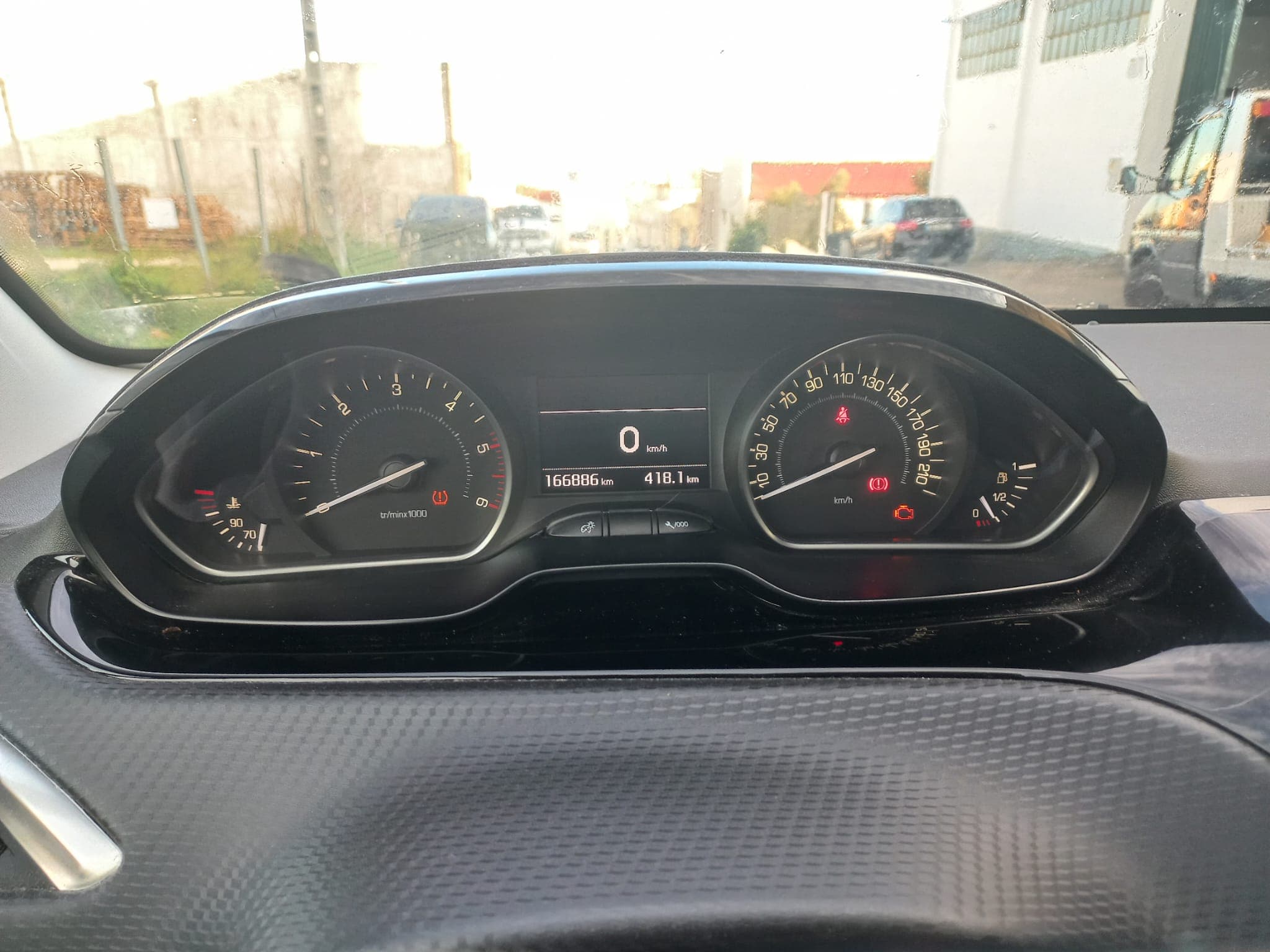 Peugeot 208 · Ano 2017 — imagem 18