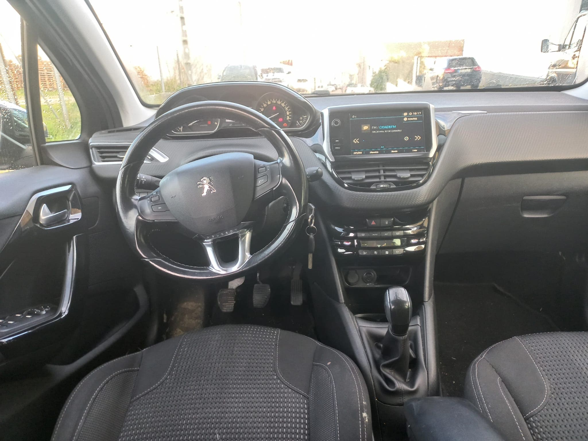 Peugeot 208 · Ano 2017 — imagem 17