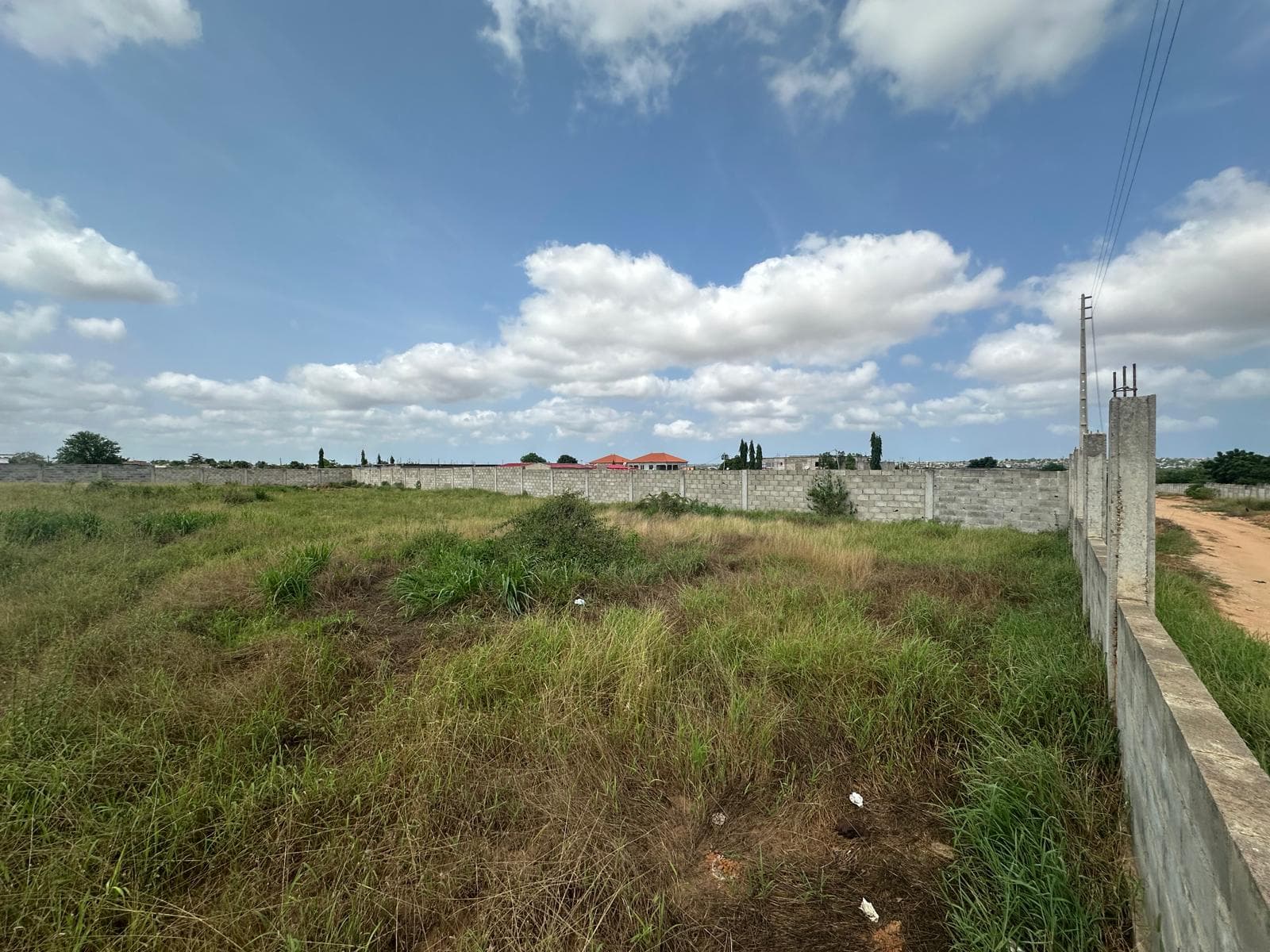 Terreno Urbano com Potencial de Valorização – Morro dos Veados, Luanda — imagem 2