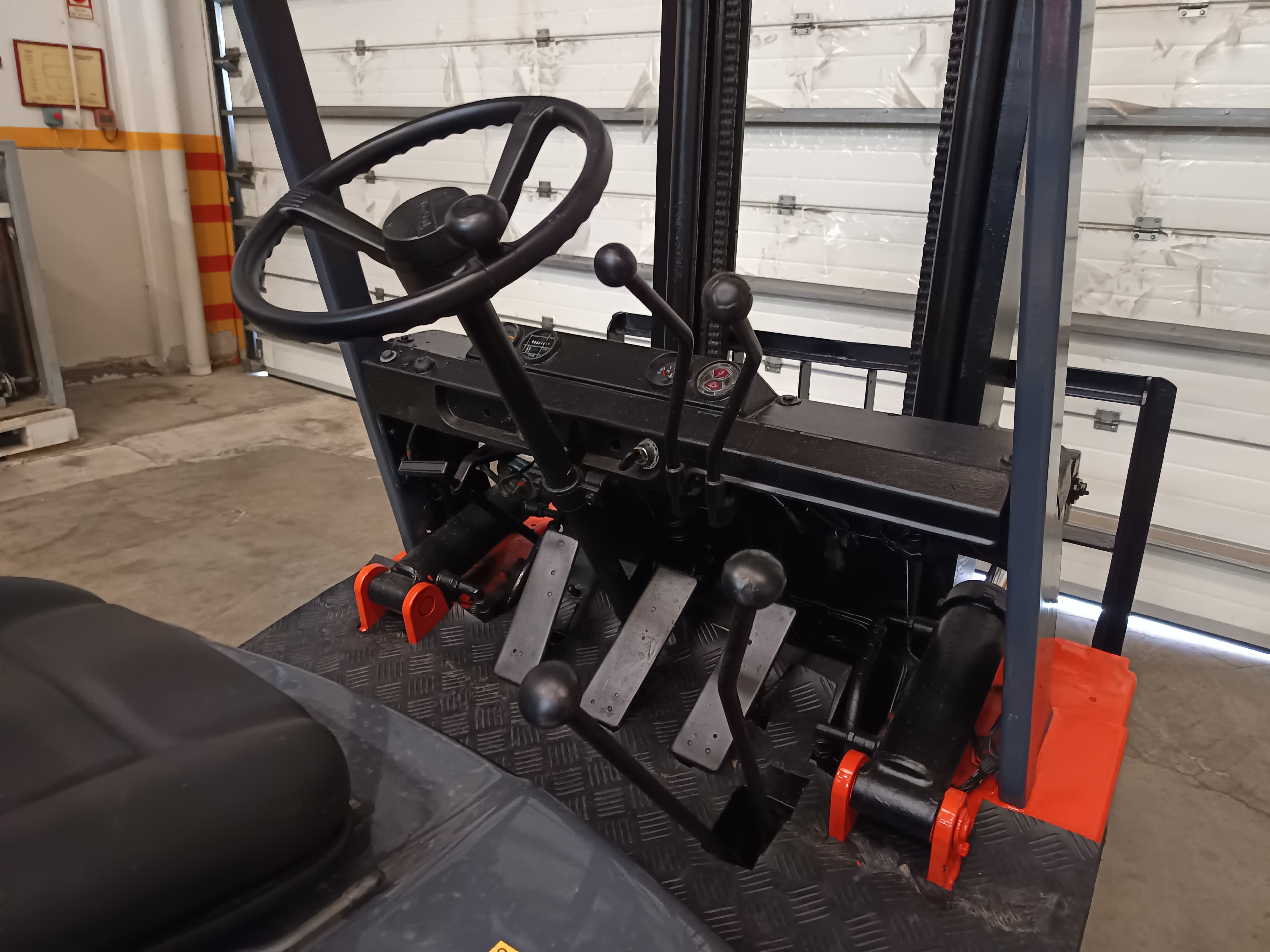 Empilhador Toyota de 2000Kg — imagem 11