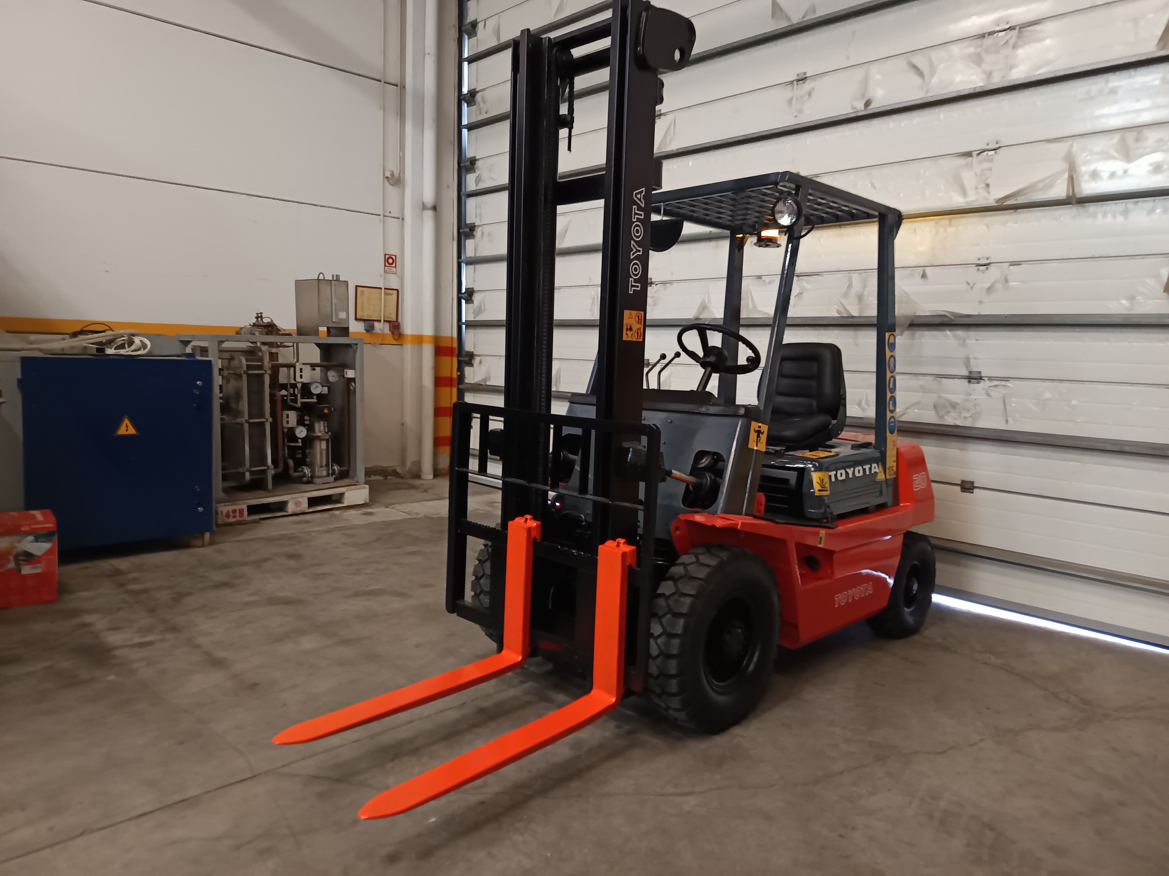 Empilhador Toyota de 2000Kg — imagem 1