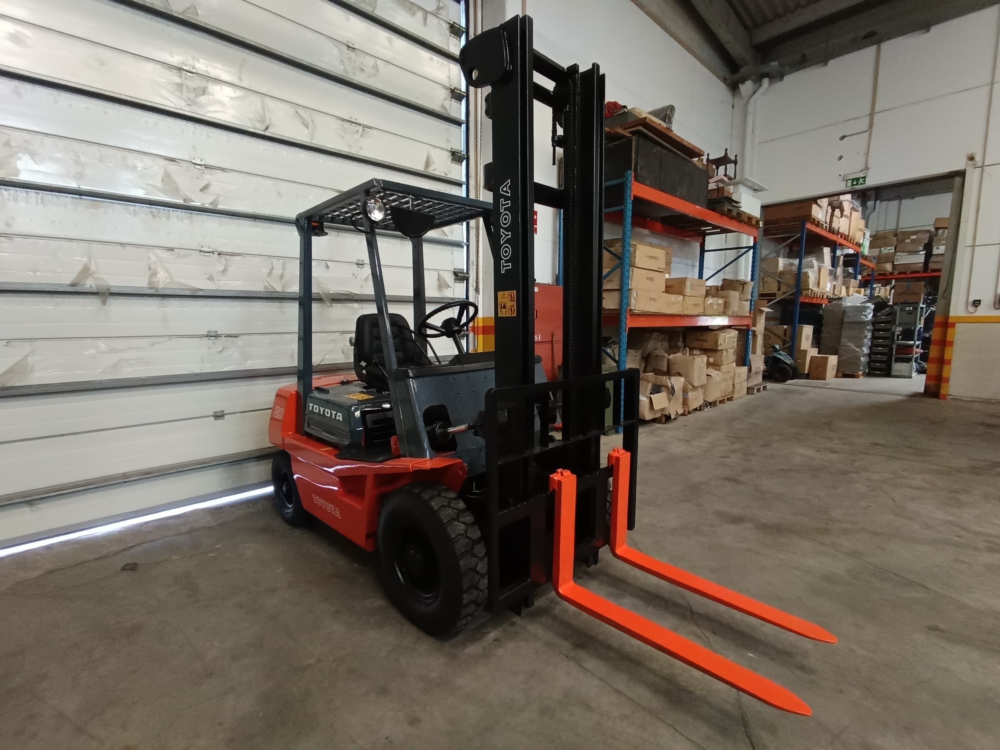 Empilhador Toyota de 2000Kg — imagem 2