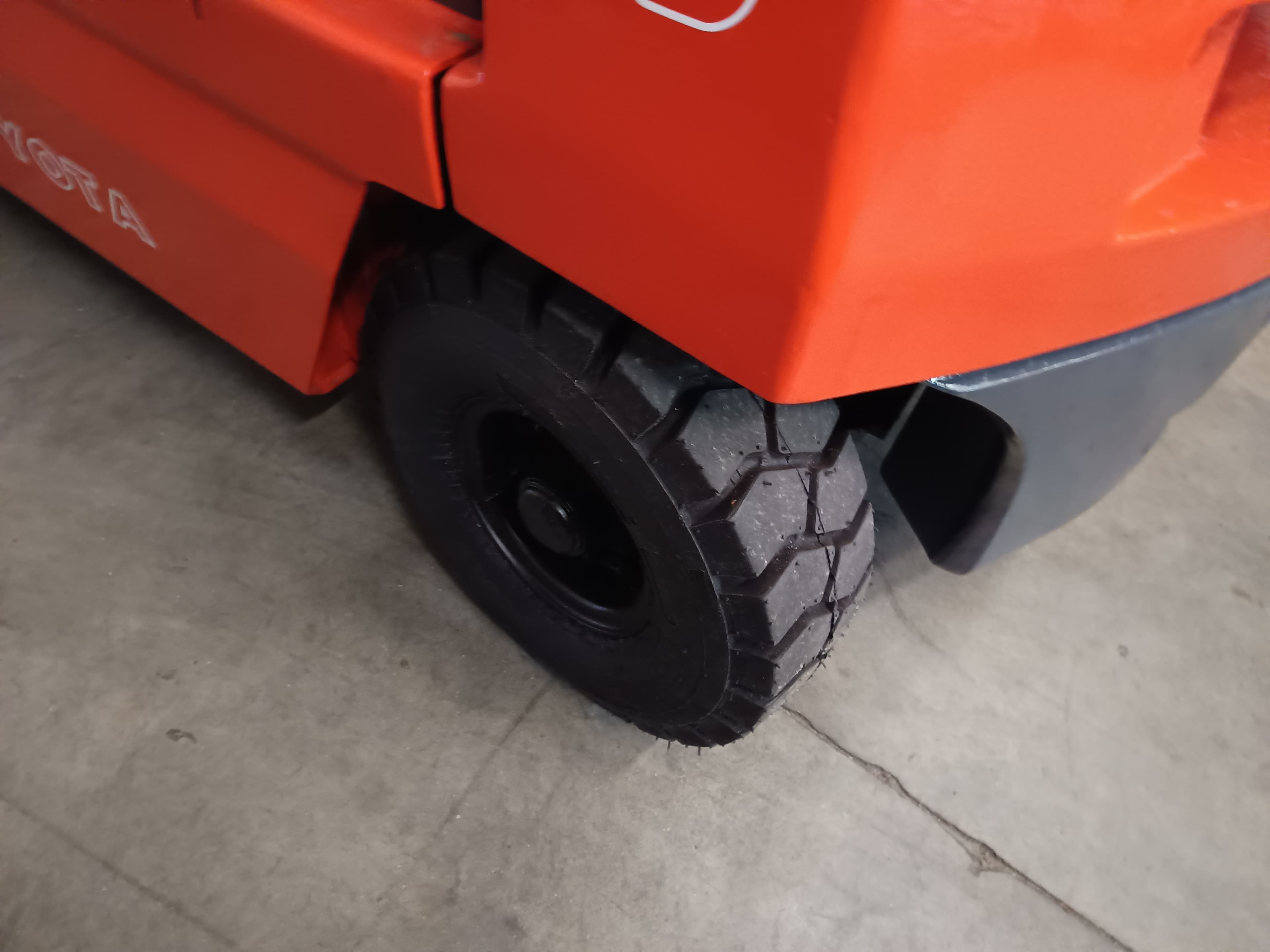 Empilhador Toyota de 2000Kg — imagem 9