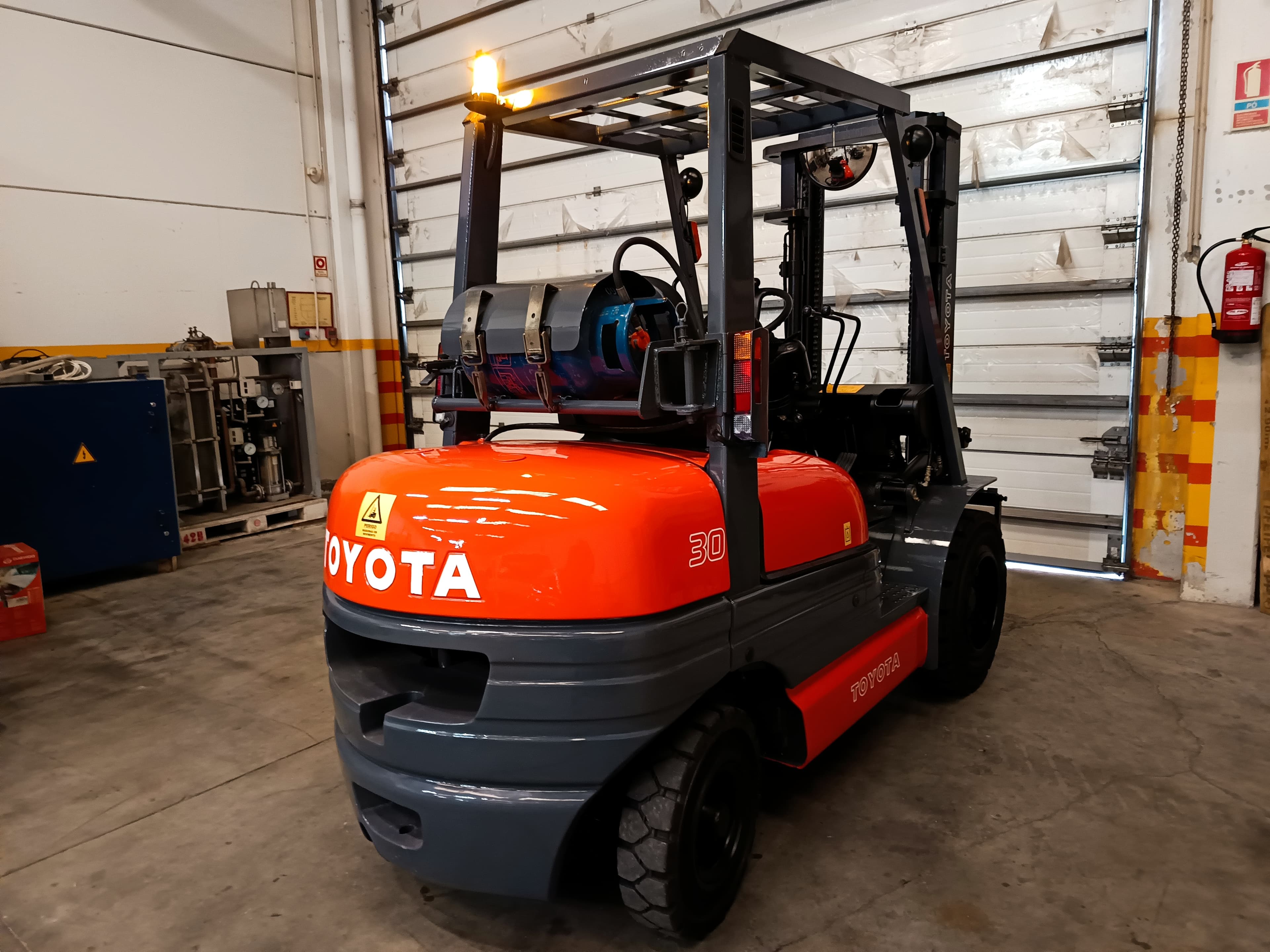 Empilhador Toyota FG30 Gás — image 6