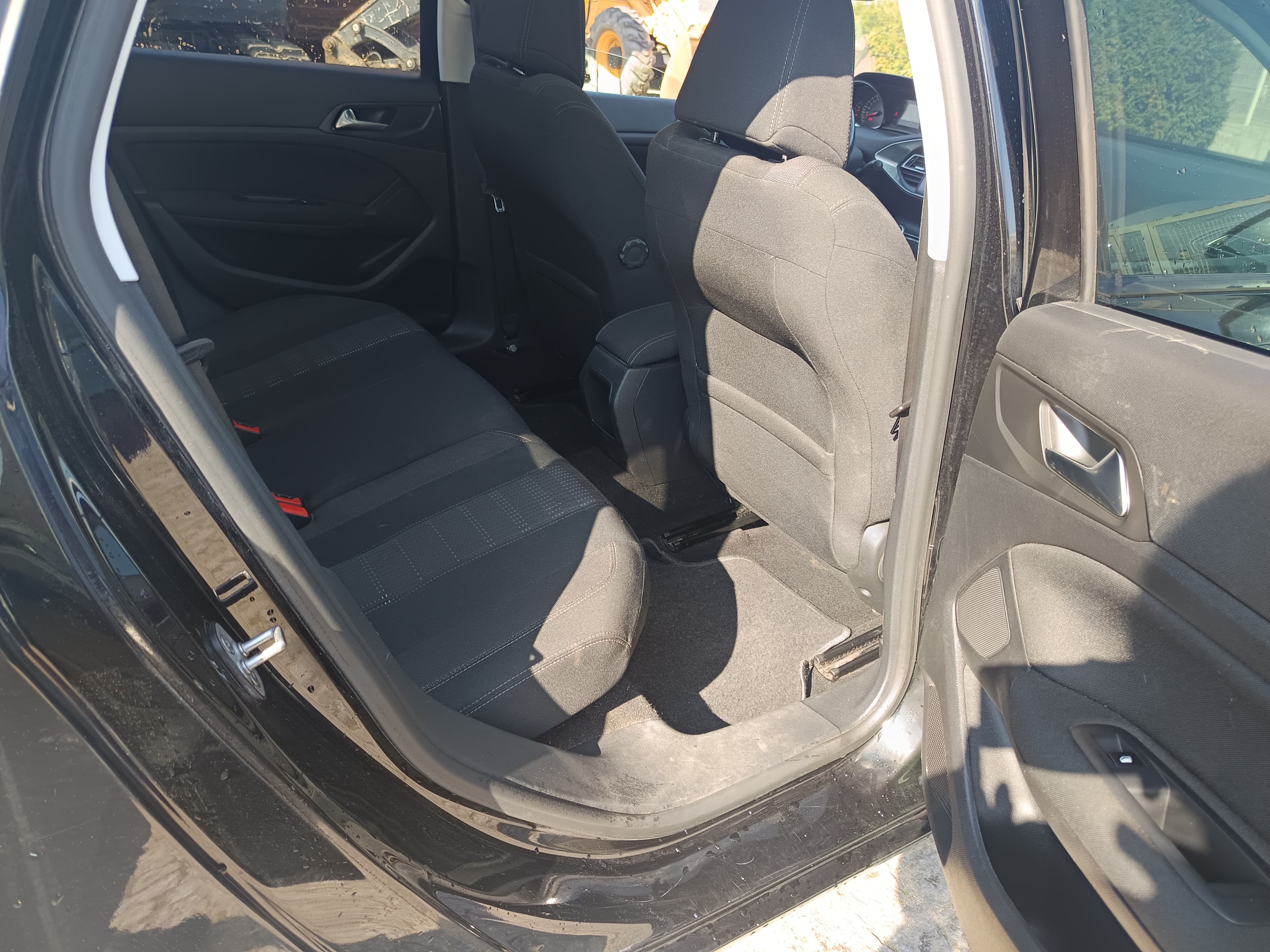 Peugeot 308 · Année 2015 — image 23