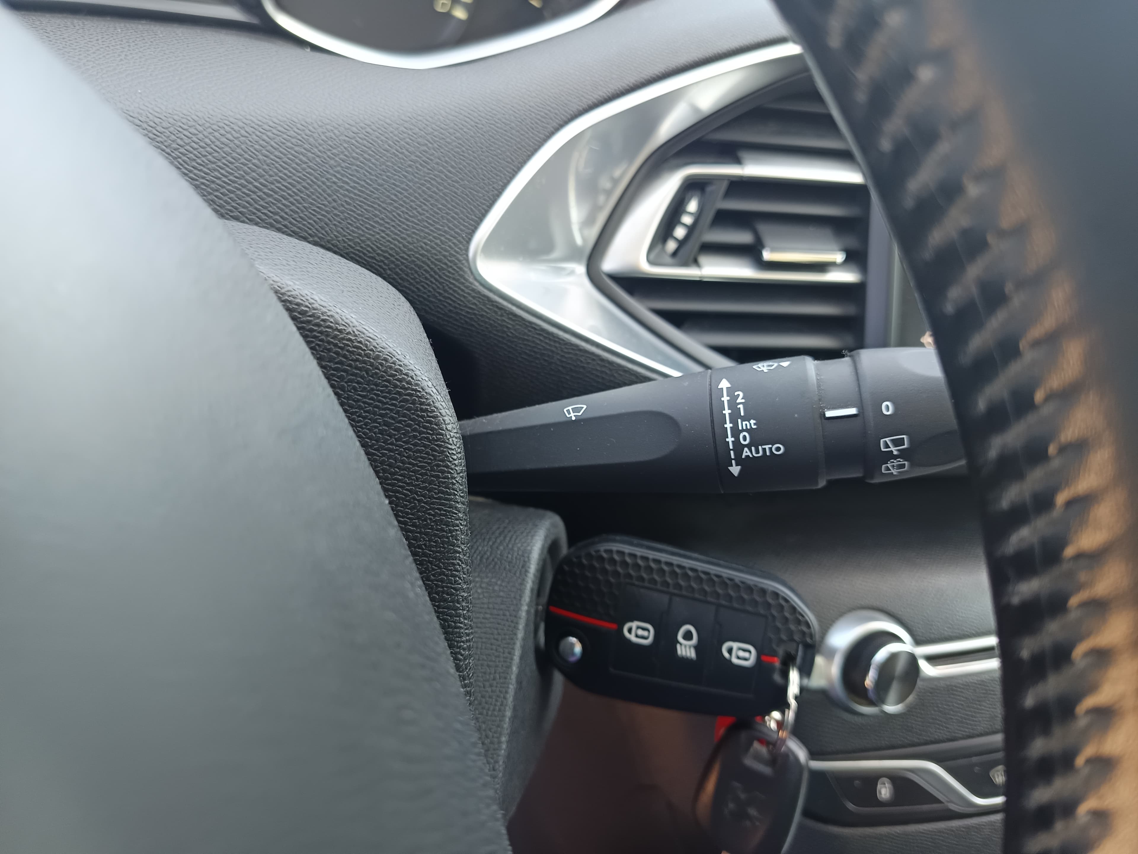 Peugeot 308 · Année 2015 — image 47