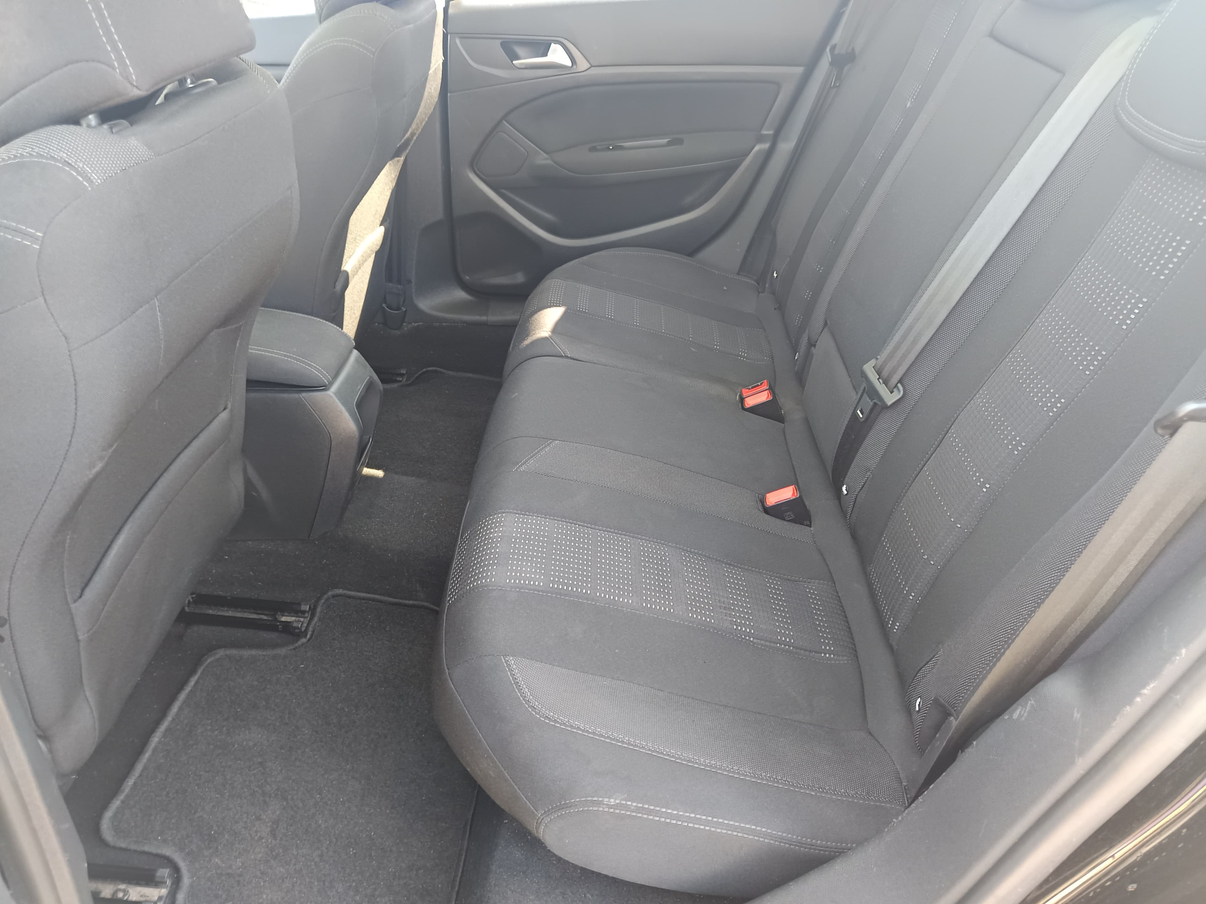 Peugeot 308 · Année 2015 — image 32