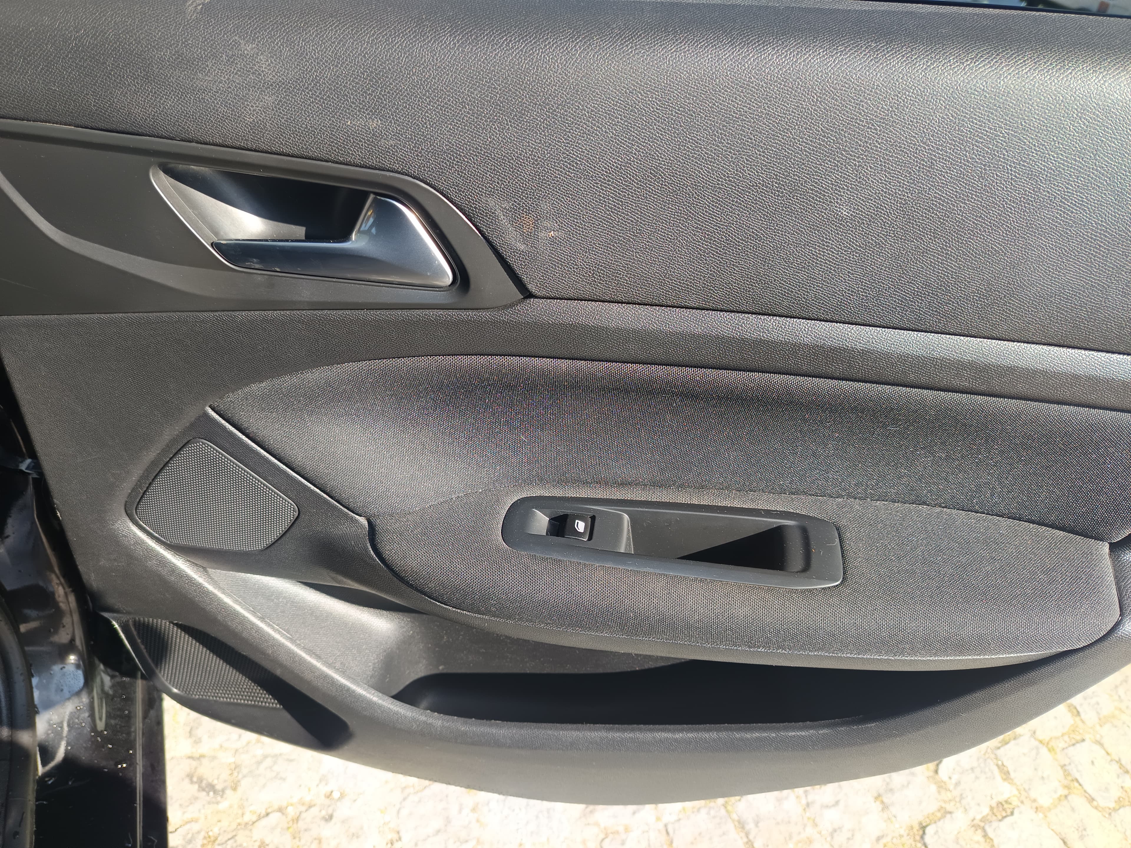 Peugeot 308 · Année 2015 — image 24