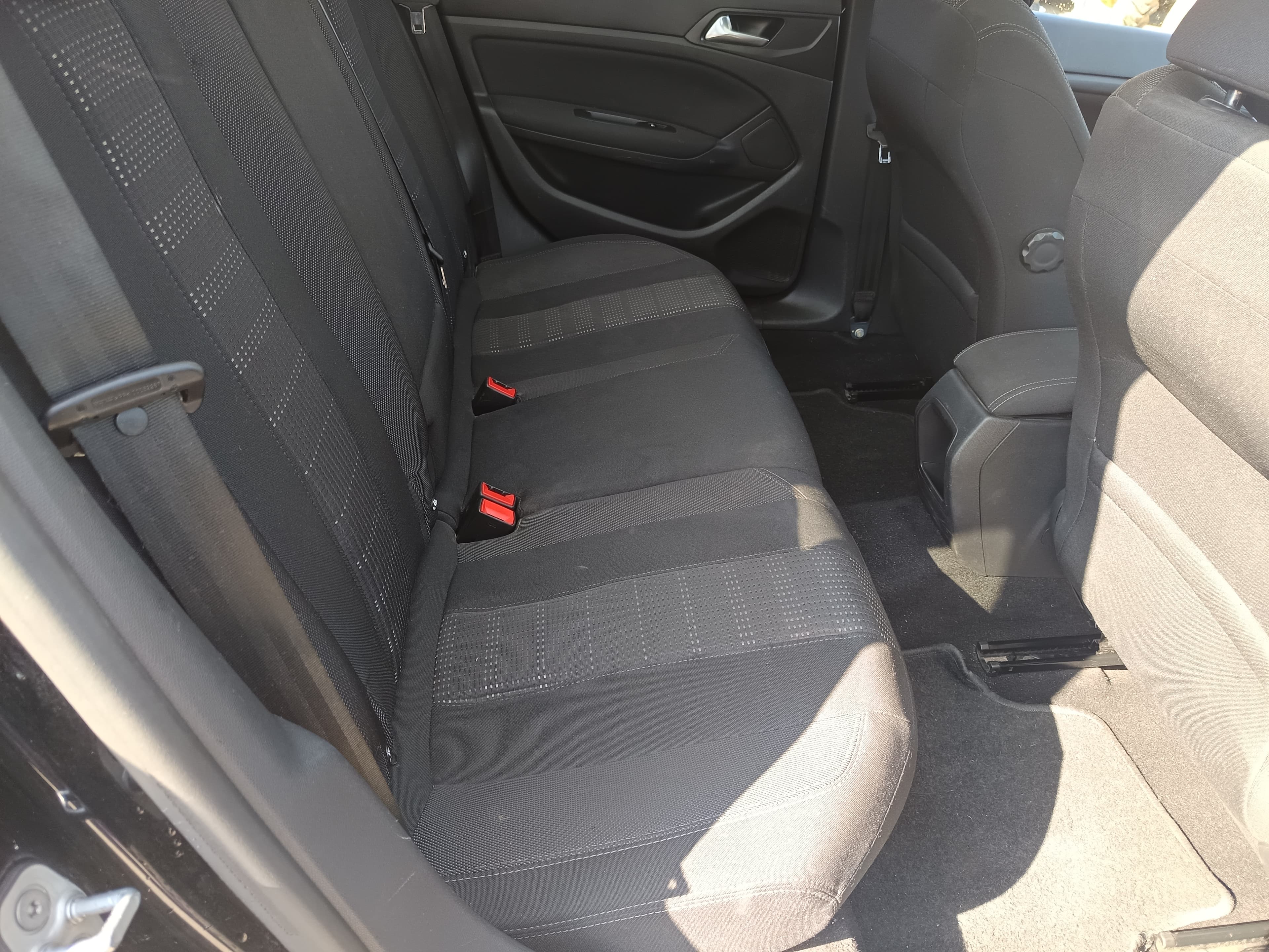 Peugeot 308 · Année 2015 — image 25