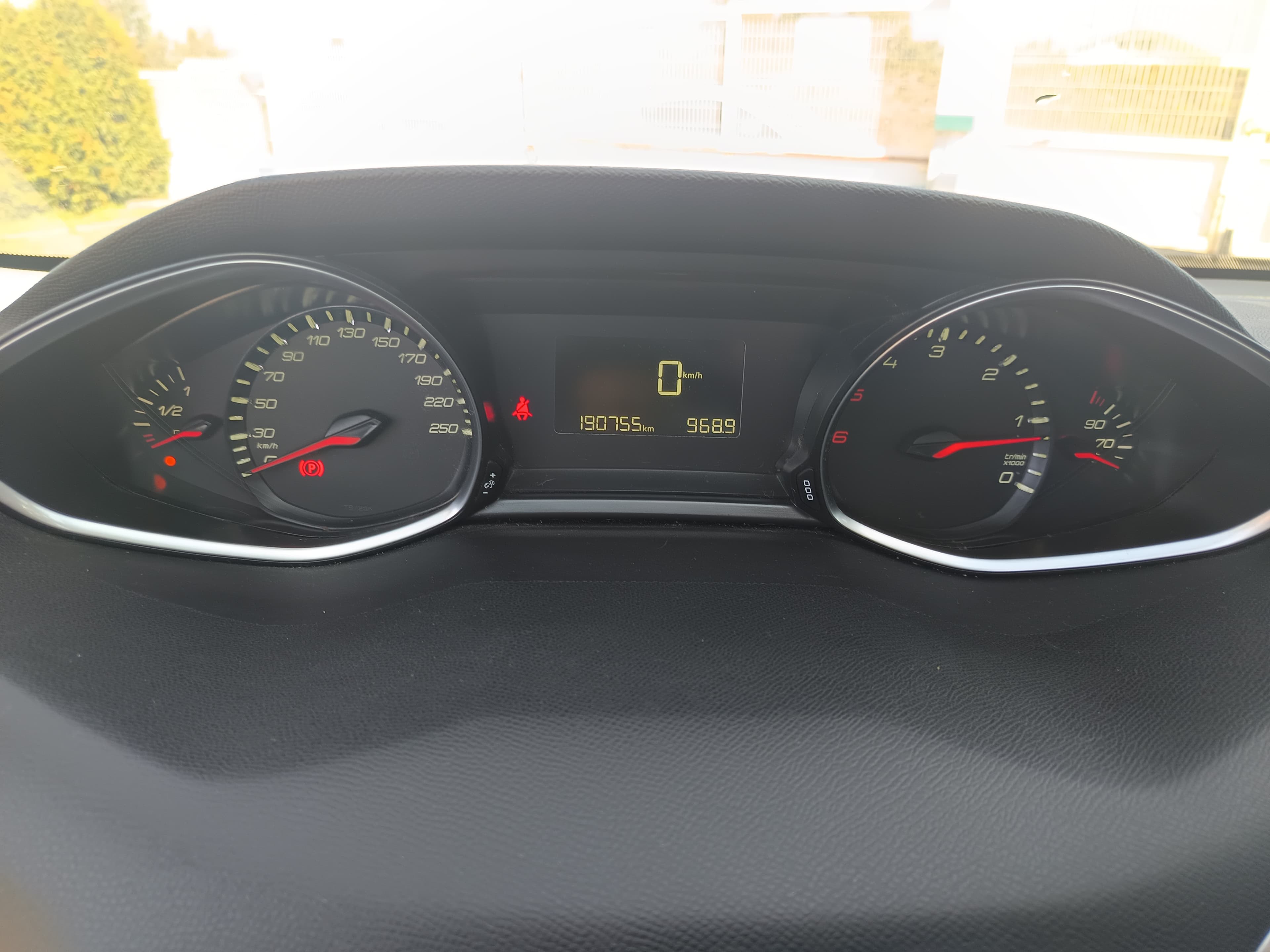 Peugeot 308 · Année 2015 — image 46