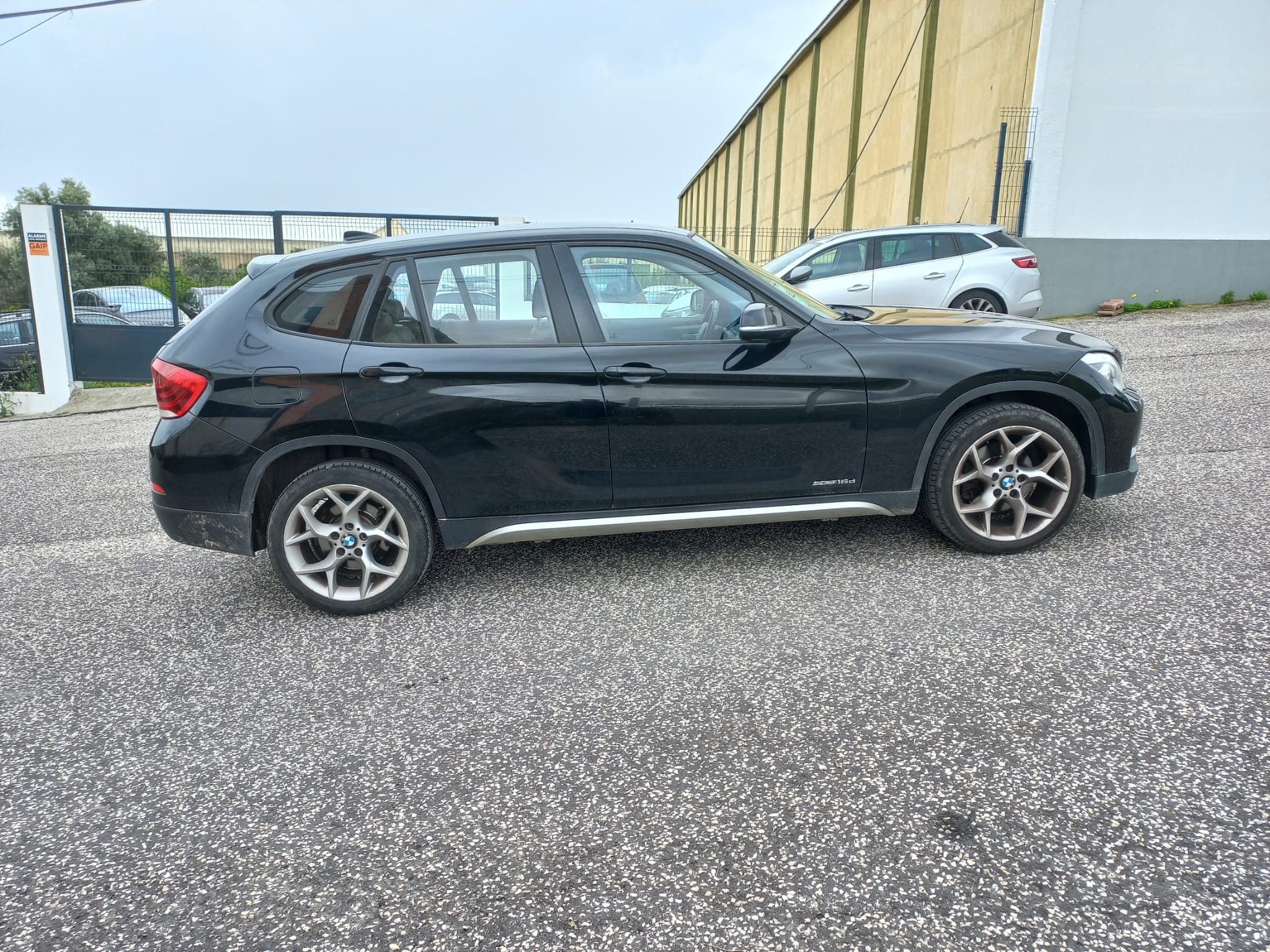 BMW X1 · Ano 2013 — image 7