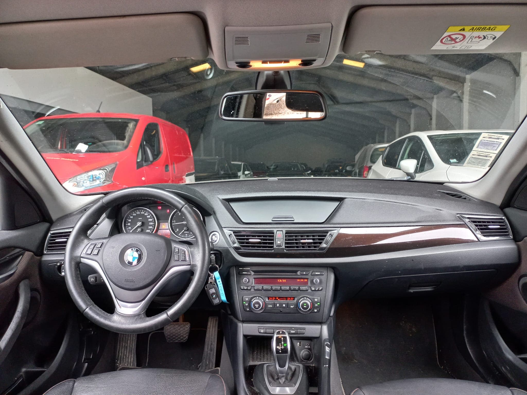 BMW X1 · Ano 2013 — image 24