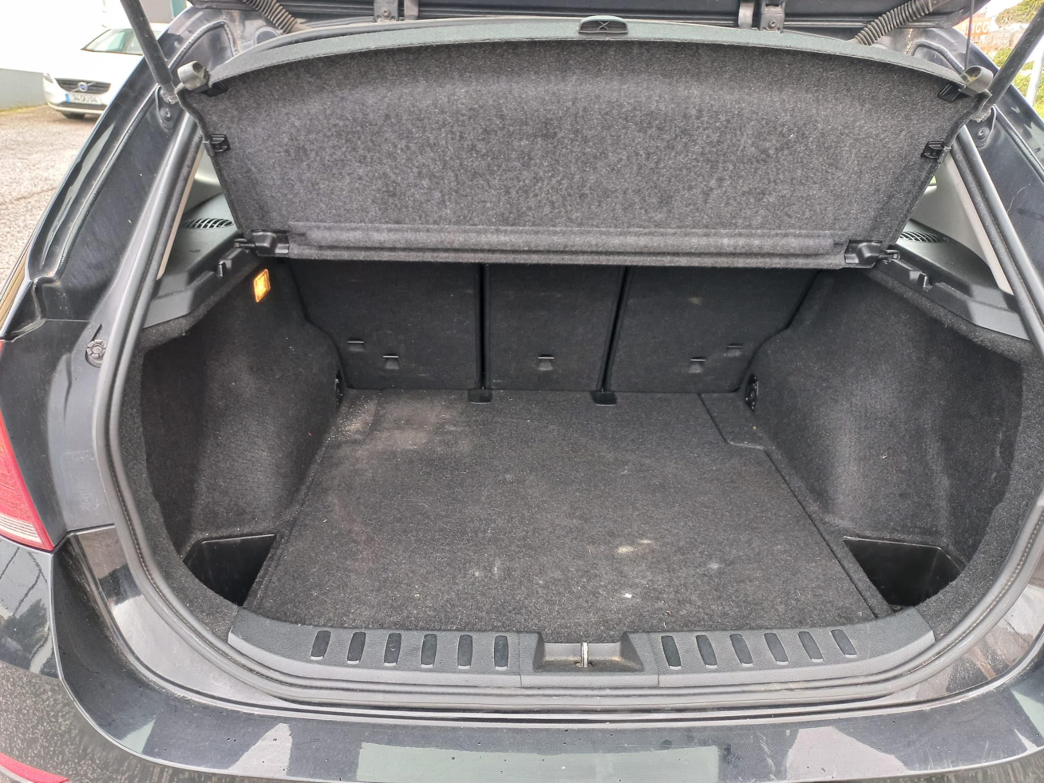 BMW X1 · Ano 2013 — image 10