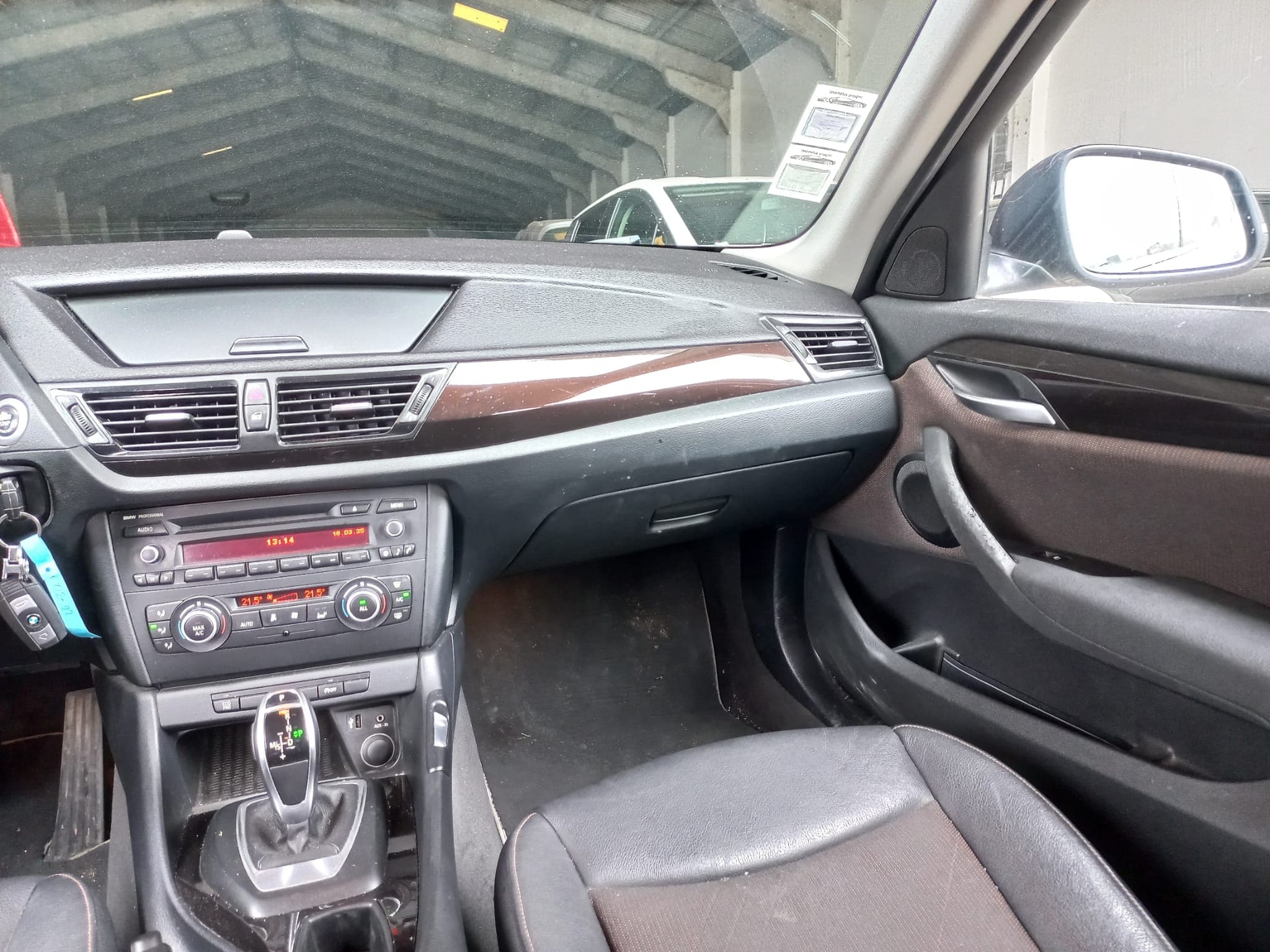 BMW X1 · Ano 2013 — image 22