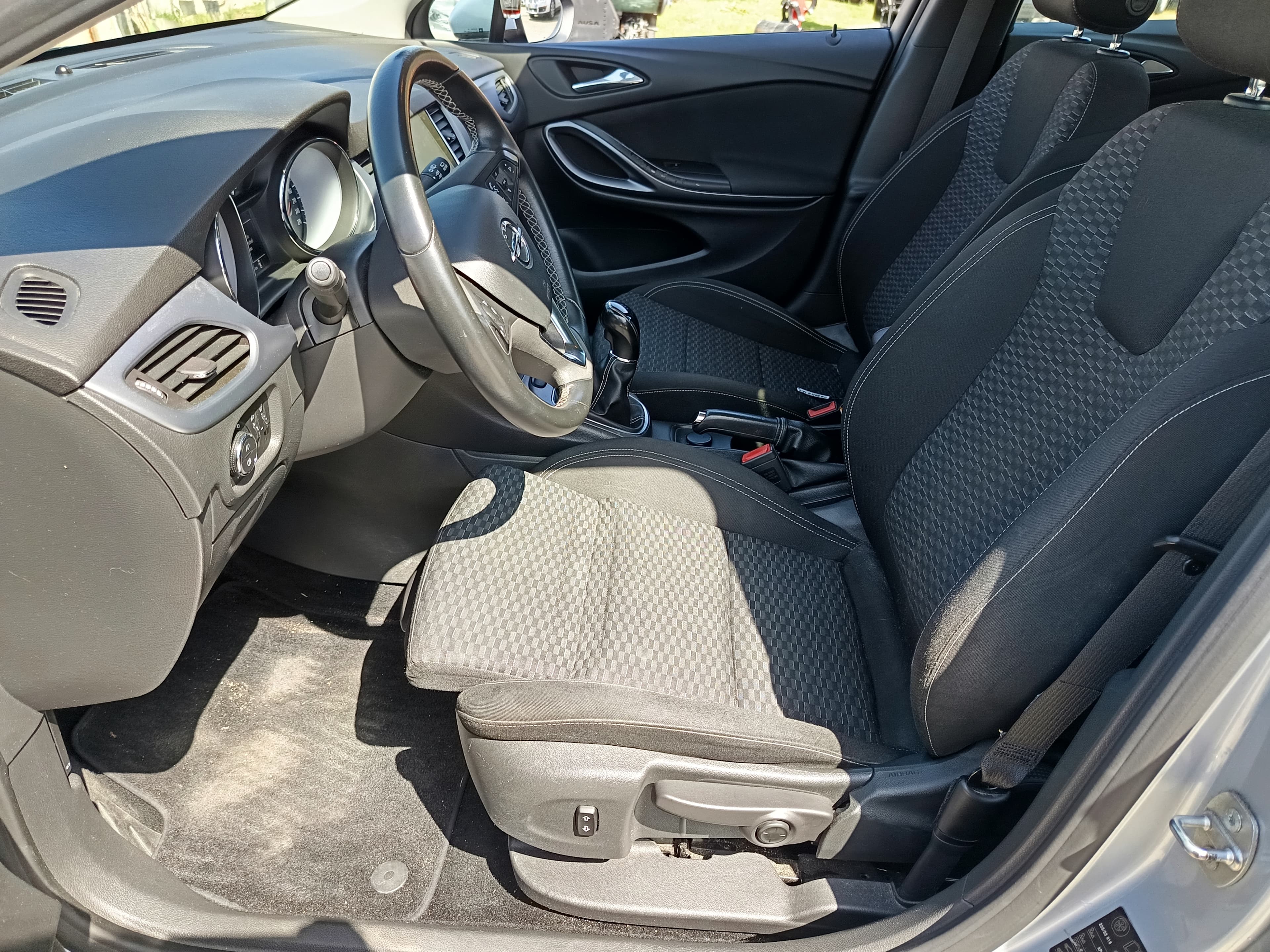 Opel Astra · Ano 2016 — imagem 32