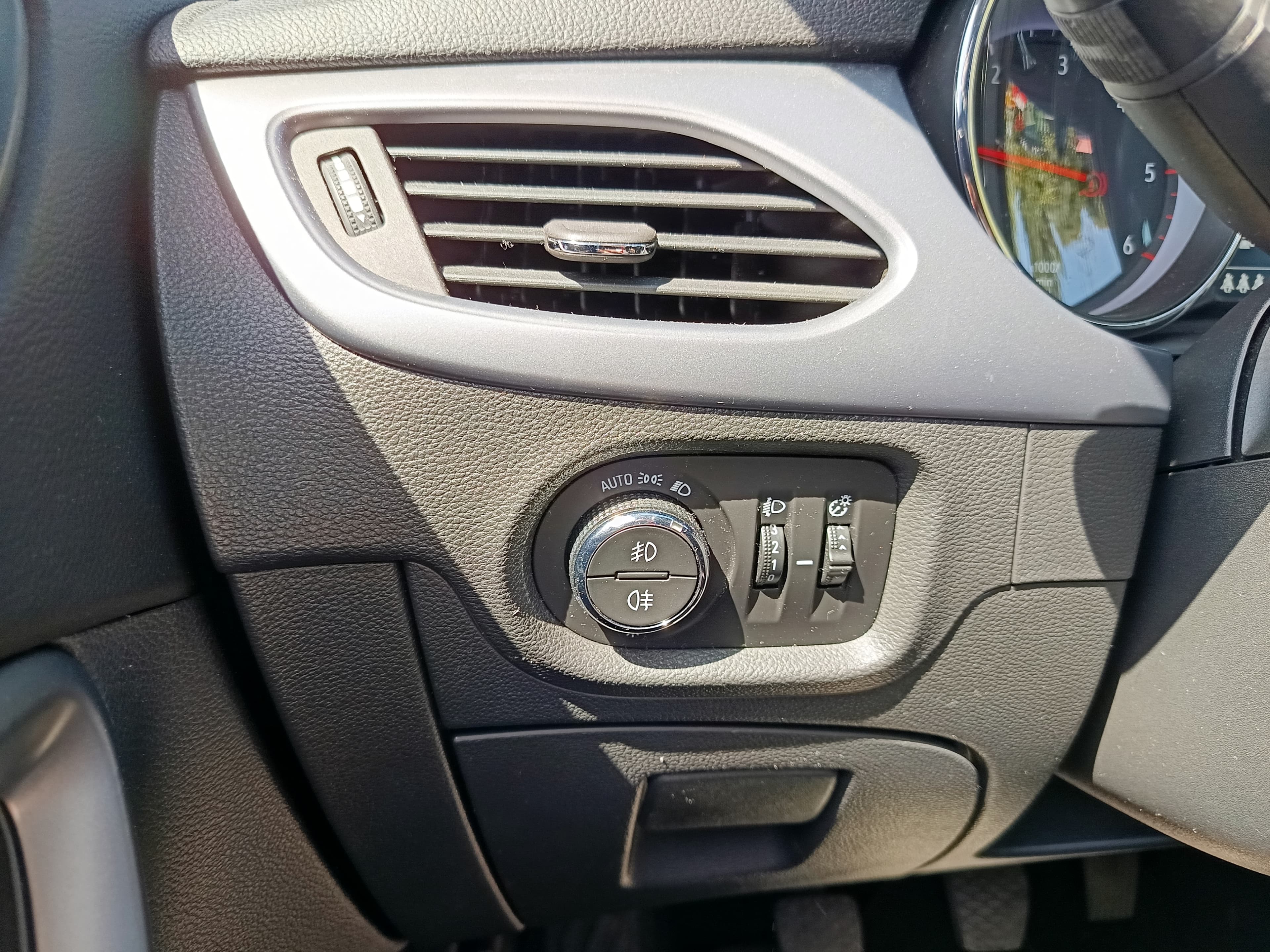 Opel Astra · Ano 2016 — imagem 45