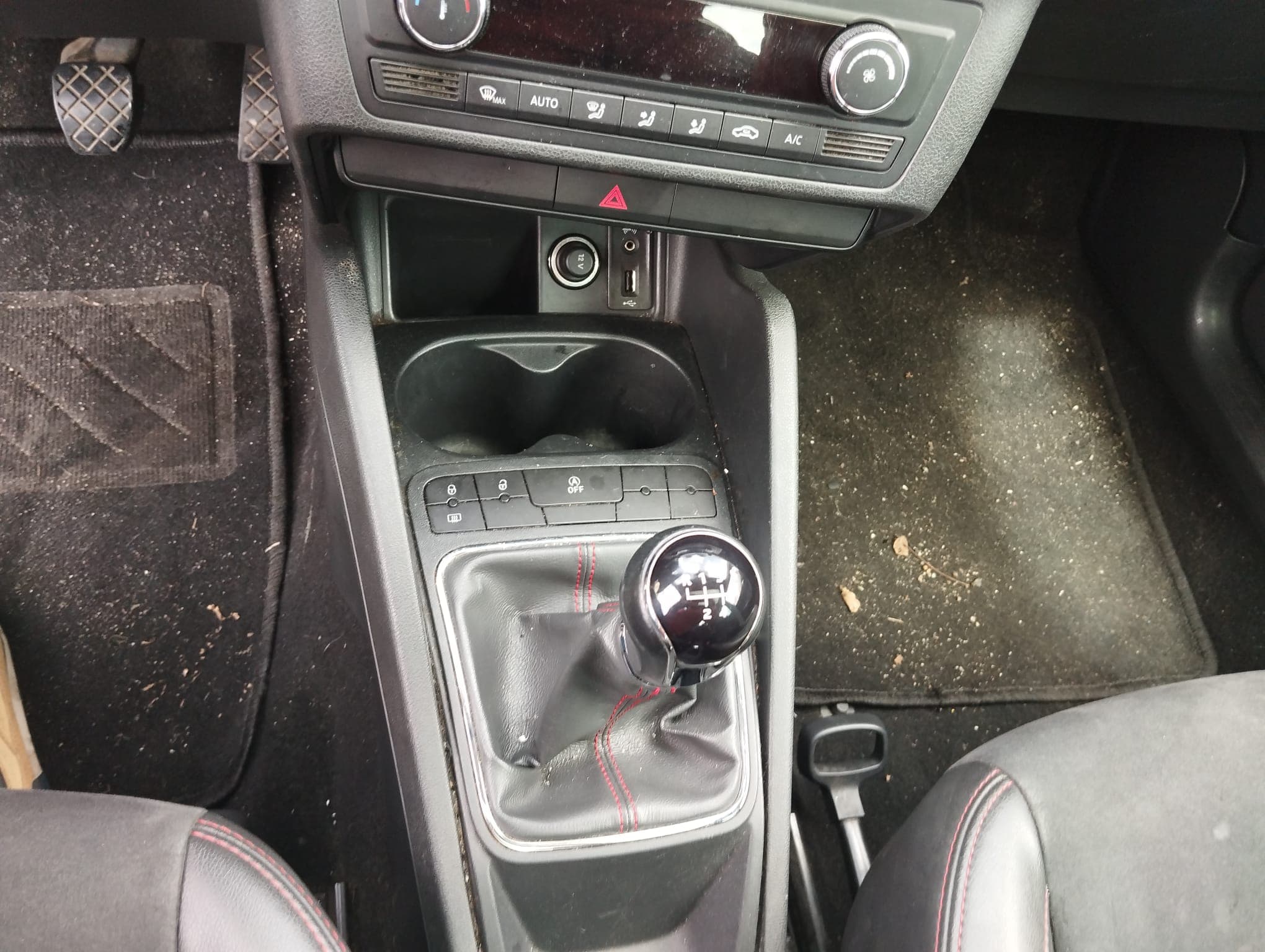 Seat Ibiza · Ano 2015 — imagem 20