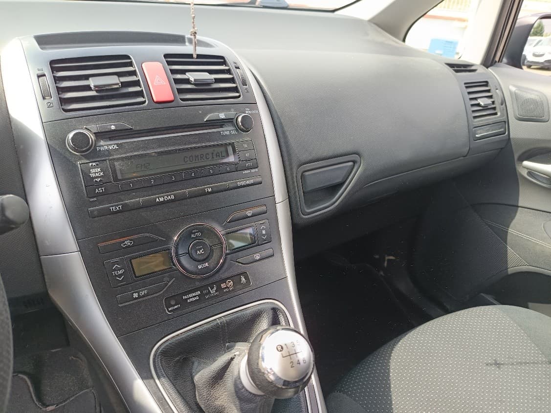 Toyota Auris · Ano 2011 — imagem 22