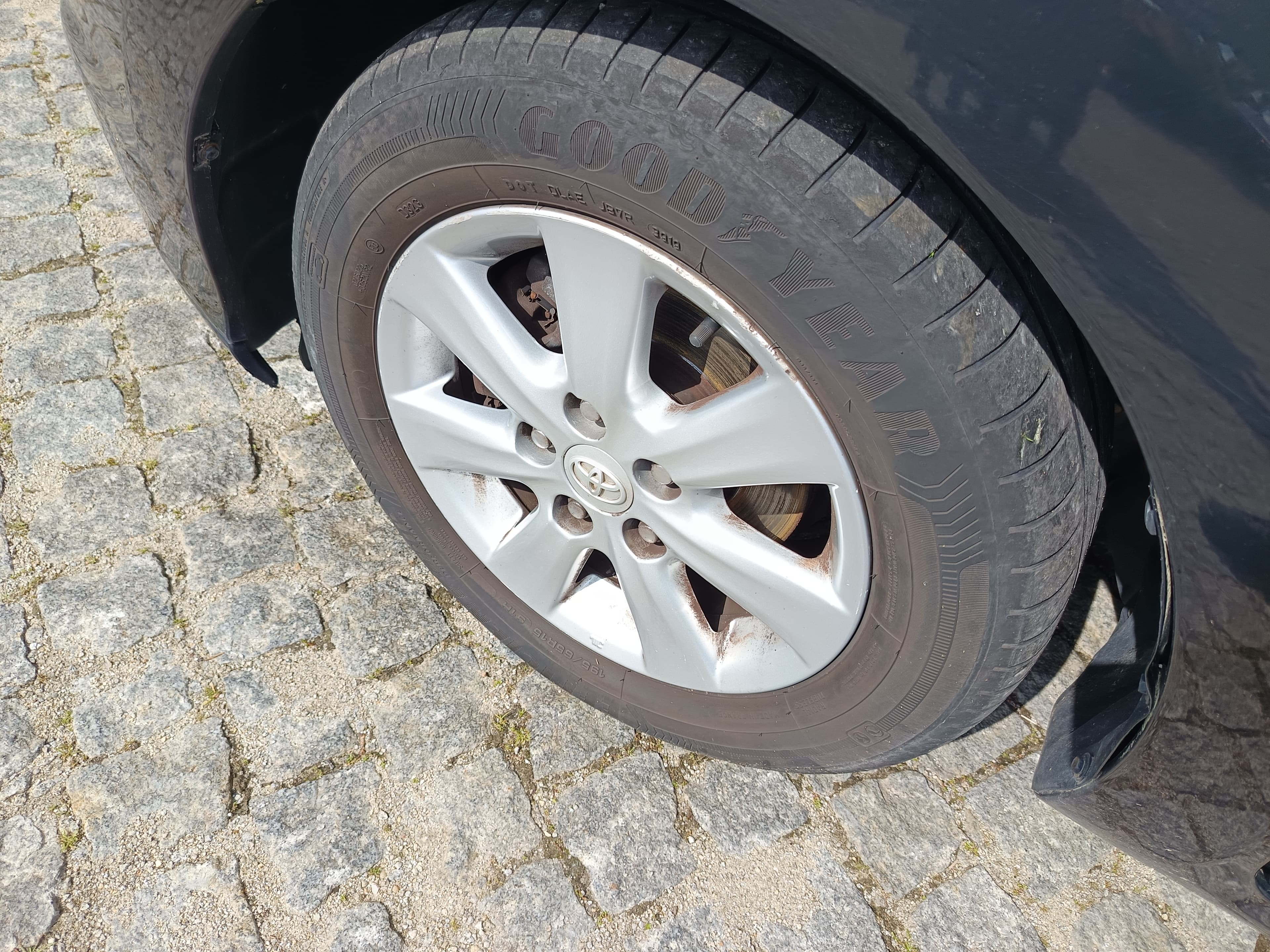 Toyota Auris · Ano 2011 — imagem 36