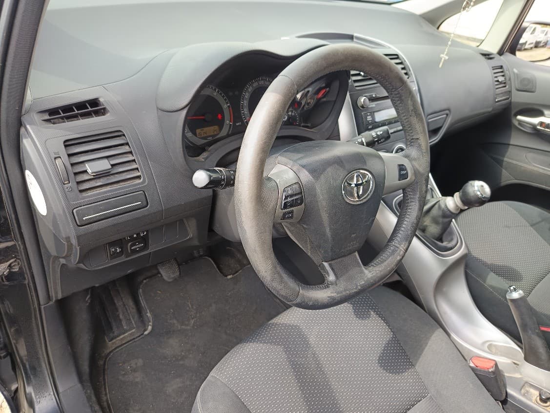 Toyota Auris · Ano 2011 — imagem 21