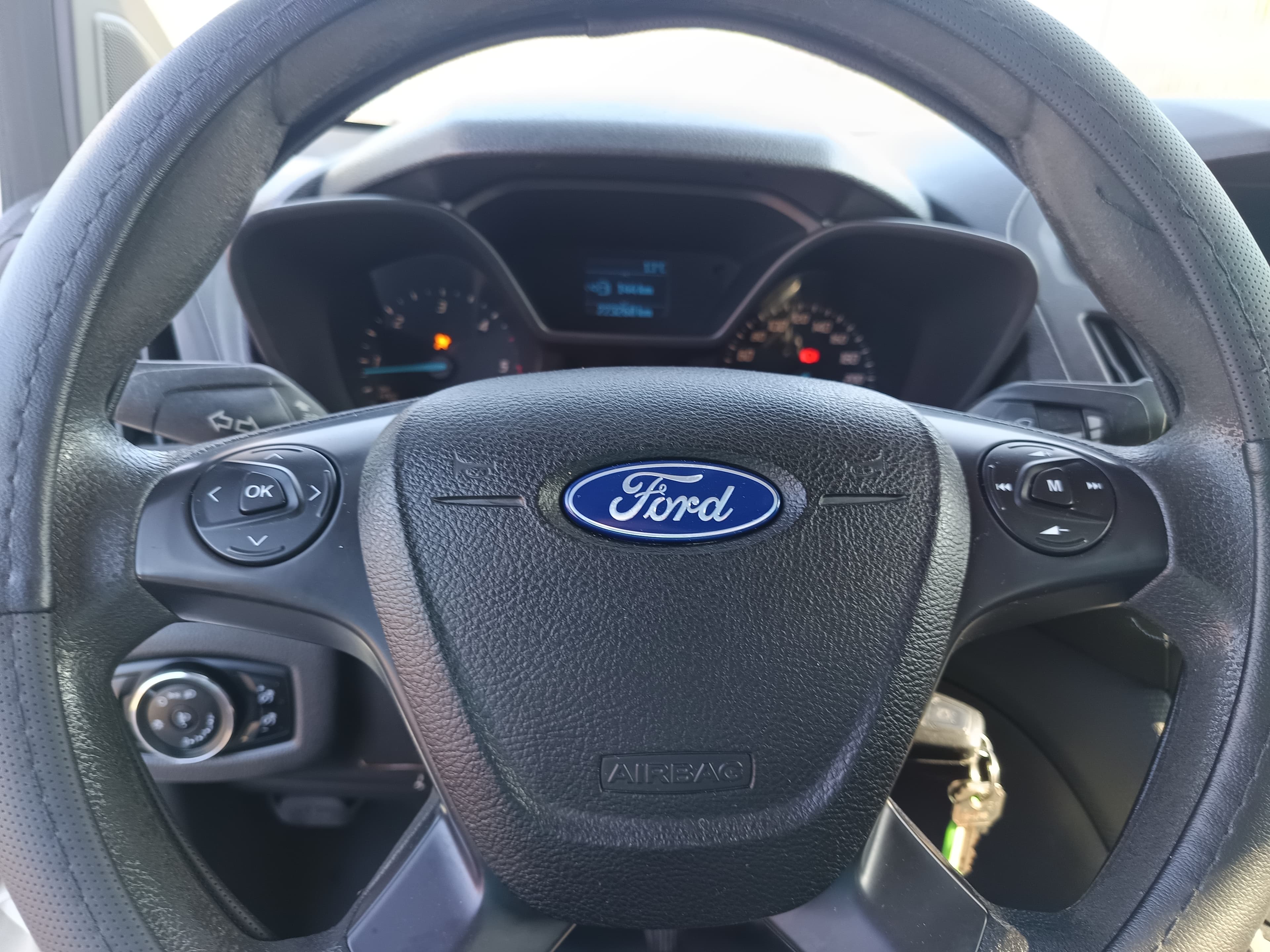 Ford Transit Connect · Ano 2014 — imagem 33