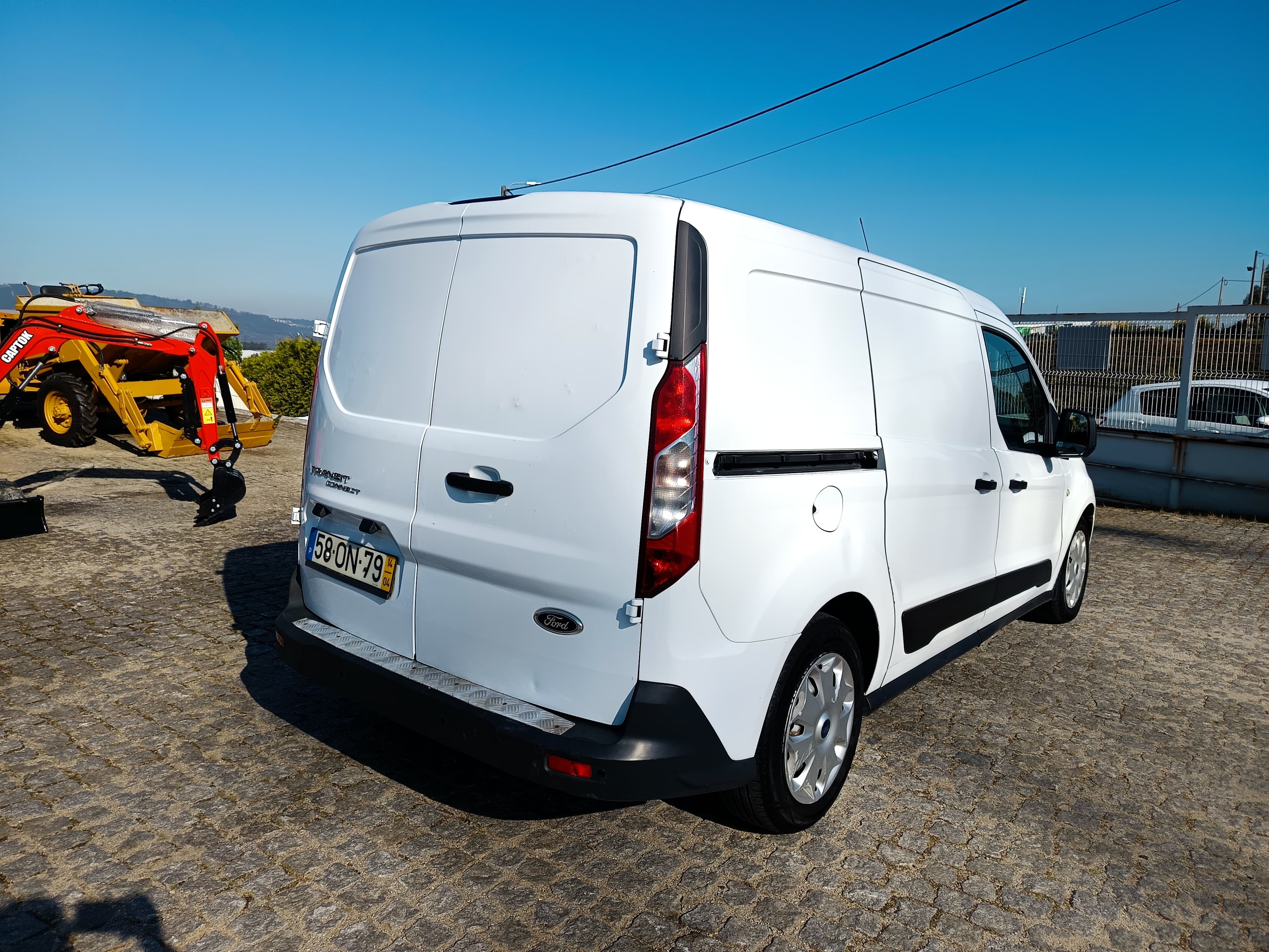 Ford Transit Connect · Ano 2014 — imagem 4