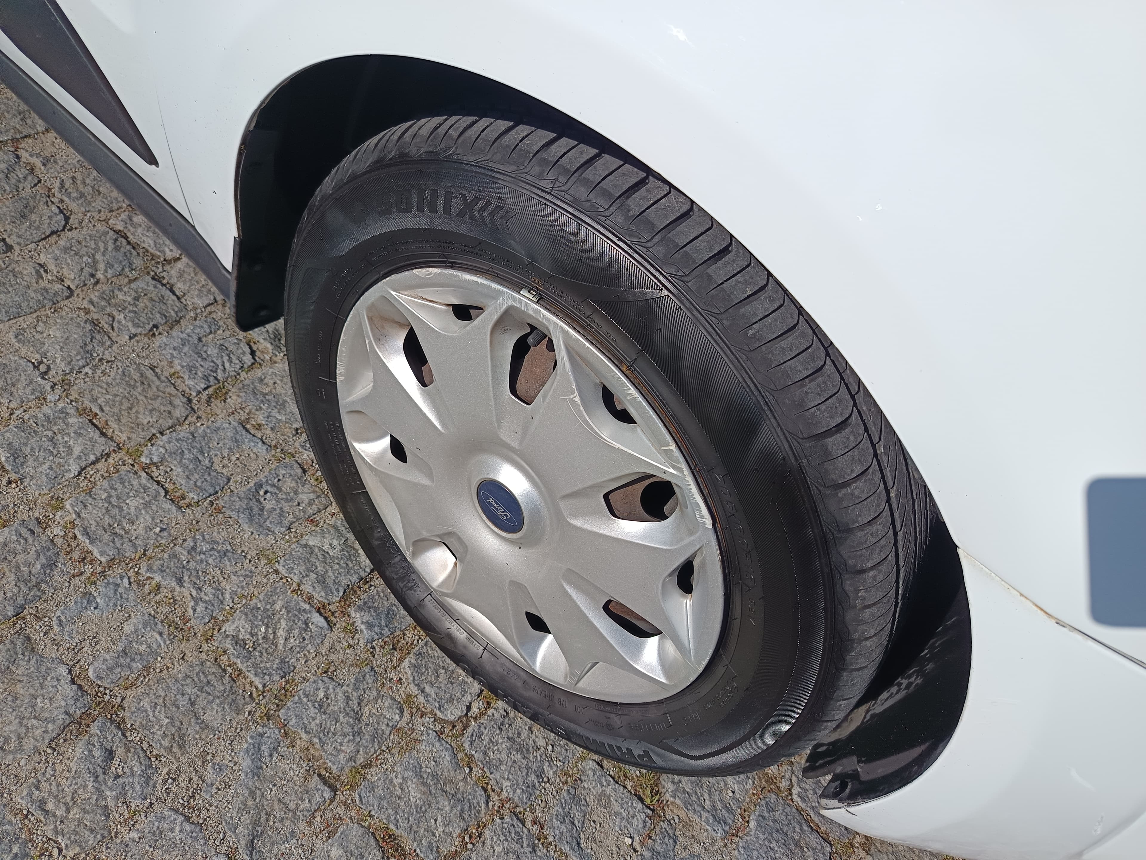 Ford Transit Connect · Ano 2014 — imagem 8