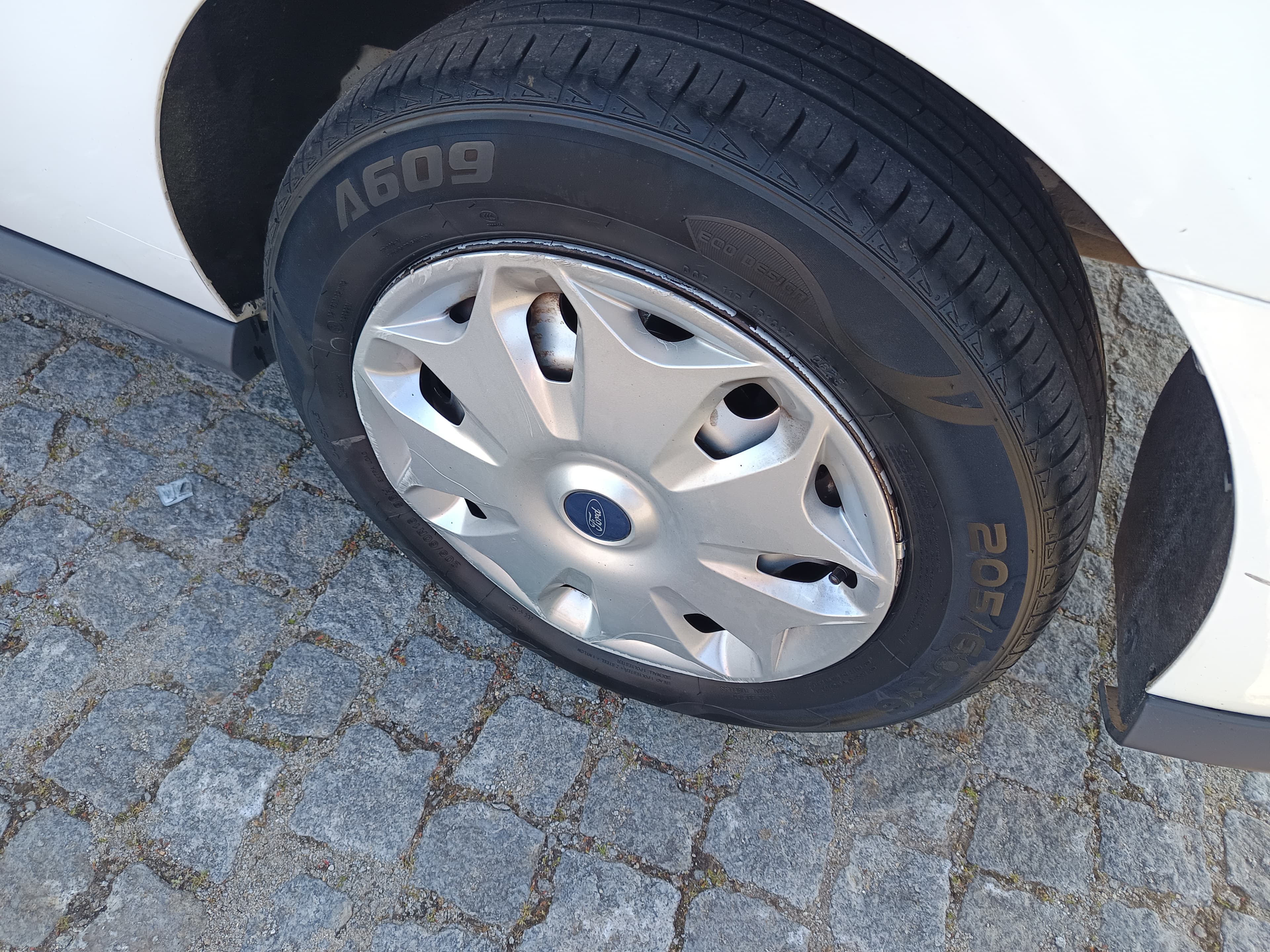 Ford Transit Connect · Ano 2014 — imagem 15