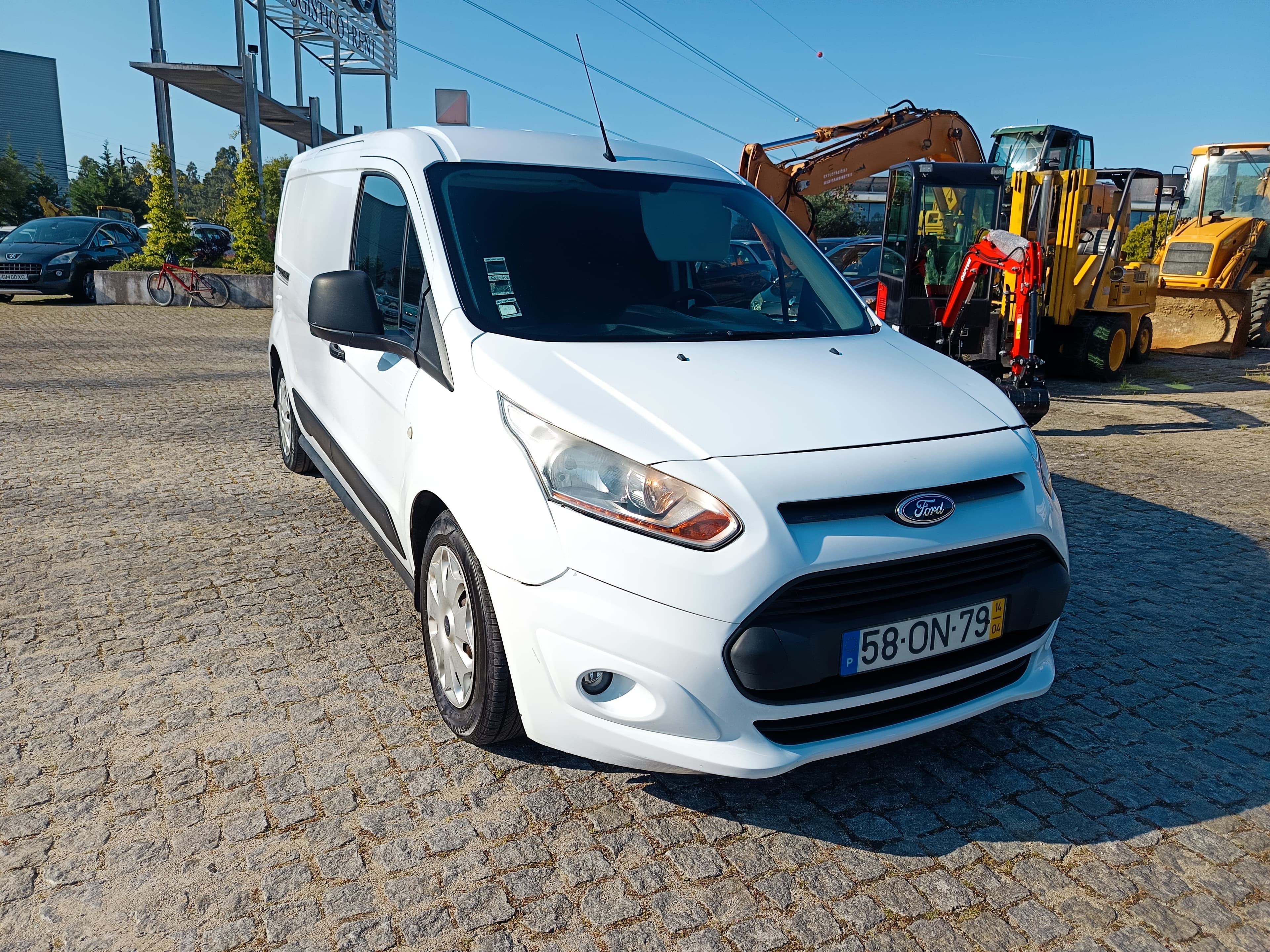 Ford Transit Connect · Ano 2014 — imagem 3