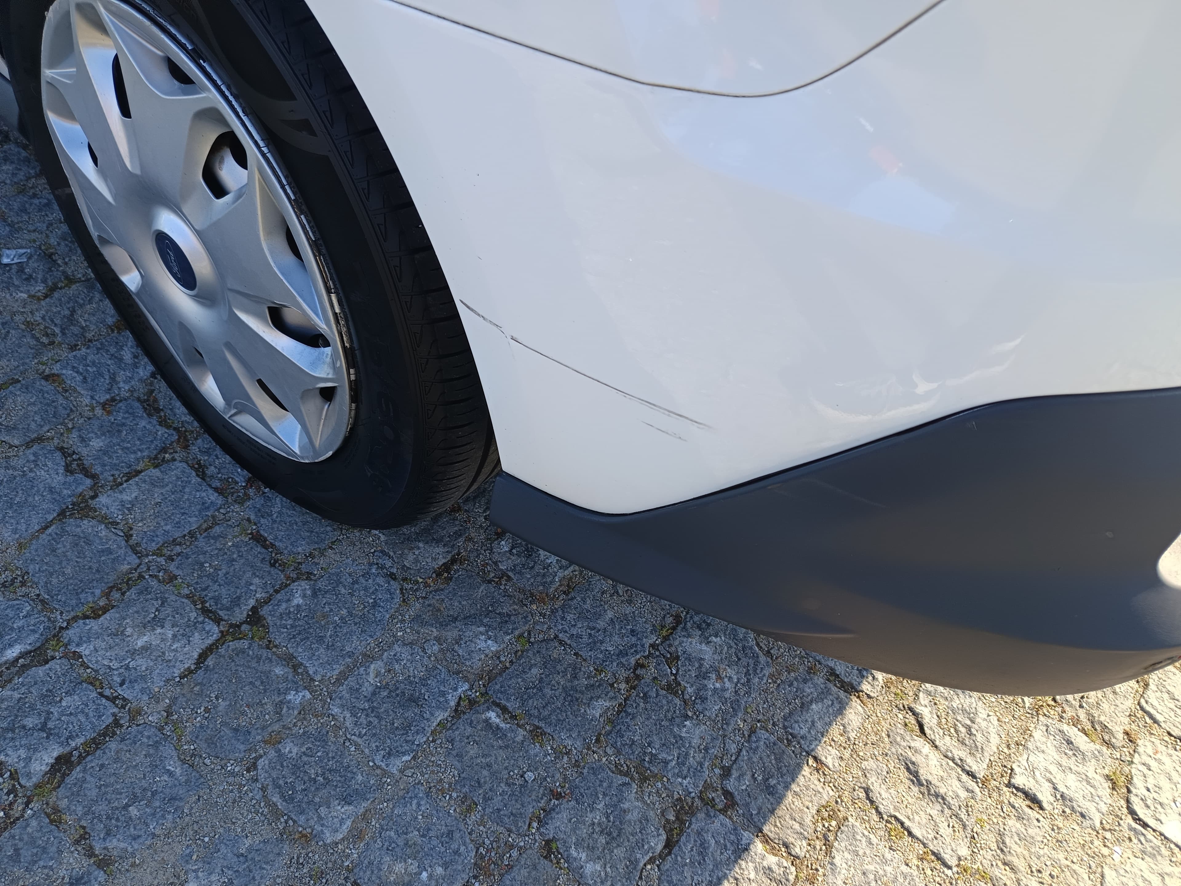 Ford Transit Connect · Ano 2014 — imagem 14