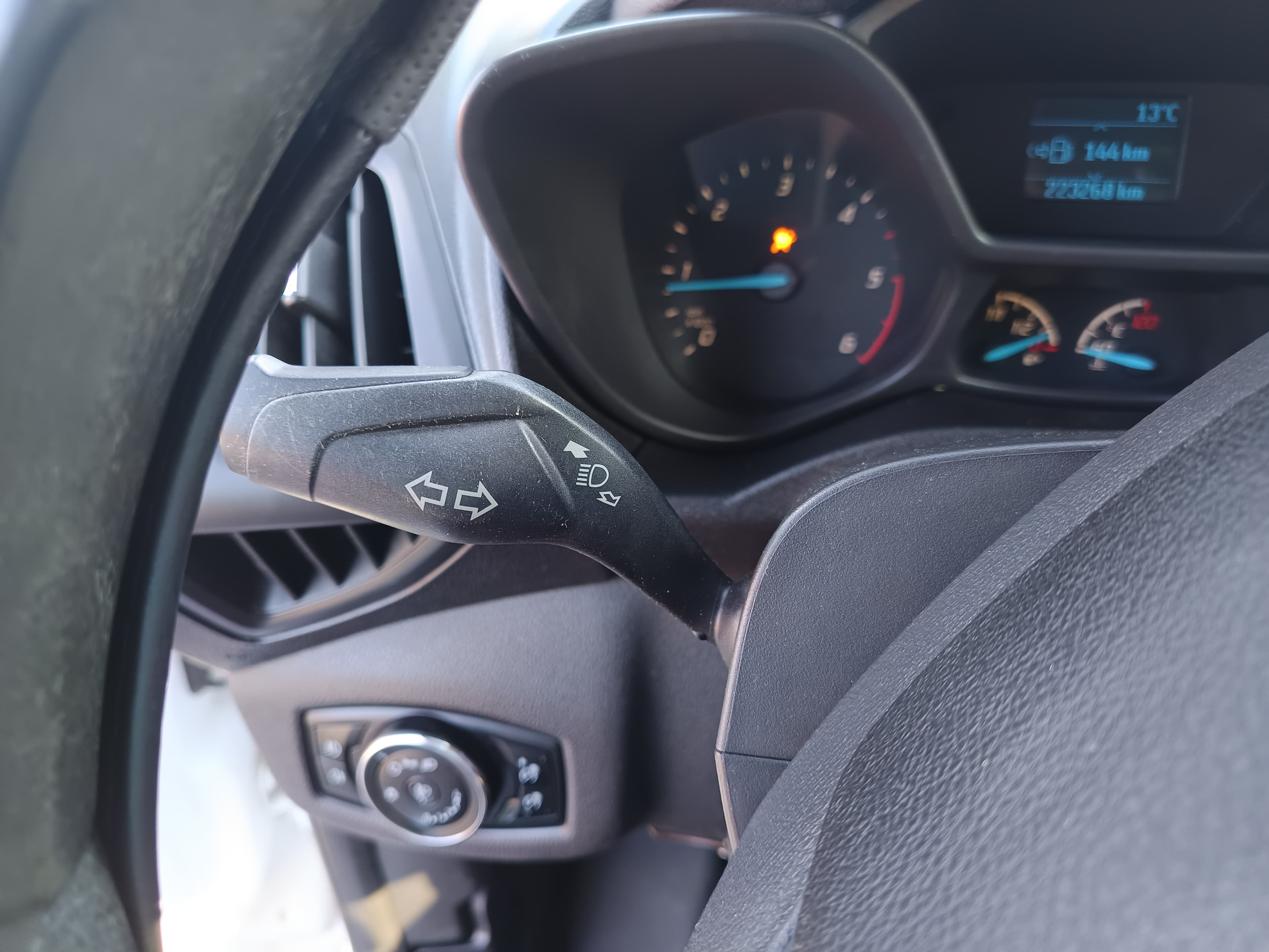 Ford Transit Connect · Ano 2014 — imagem 36