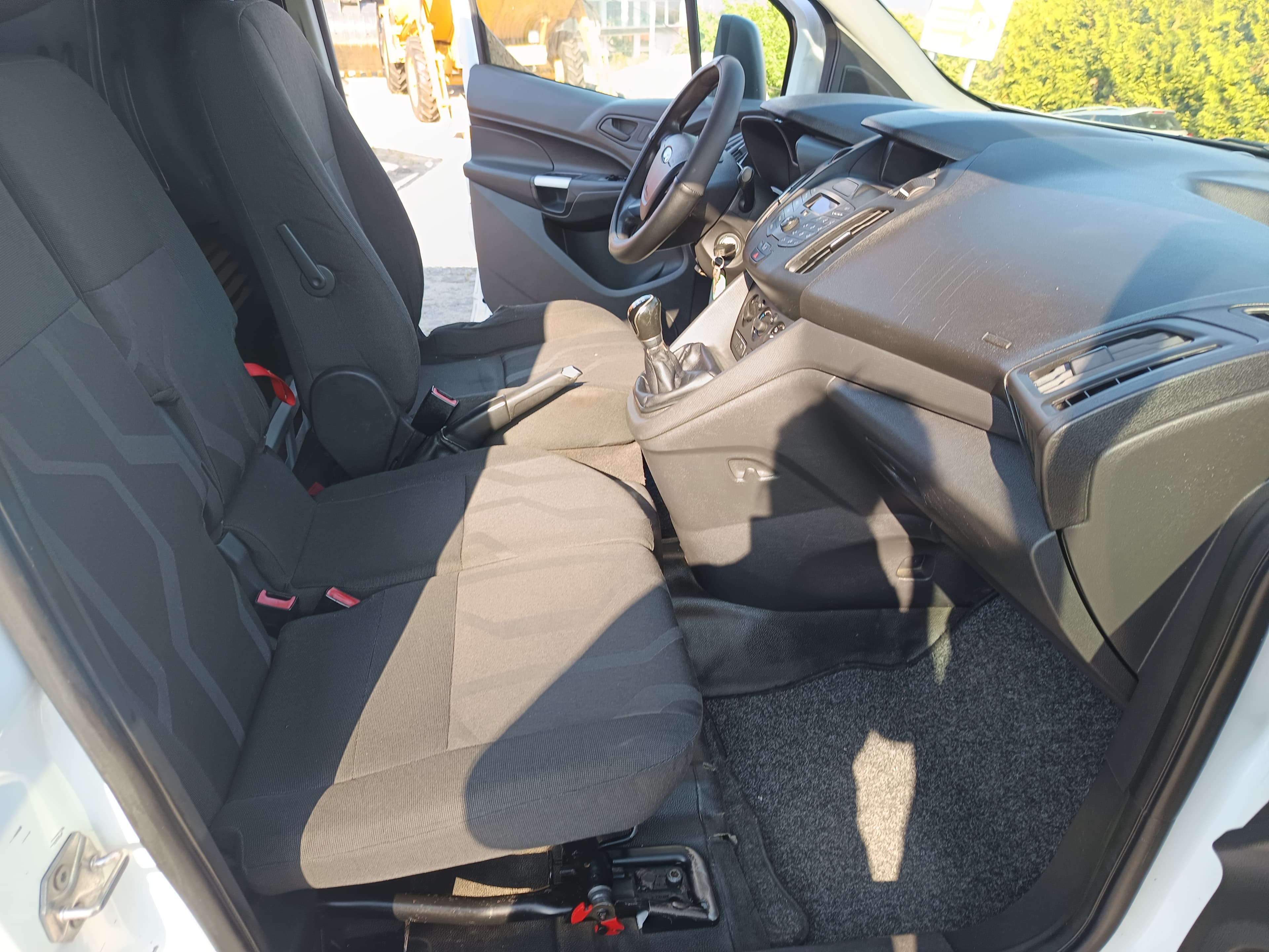 Ford Transit Connect · Ano 2014 — imagem 25