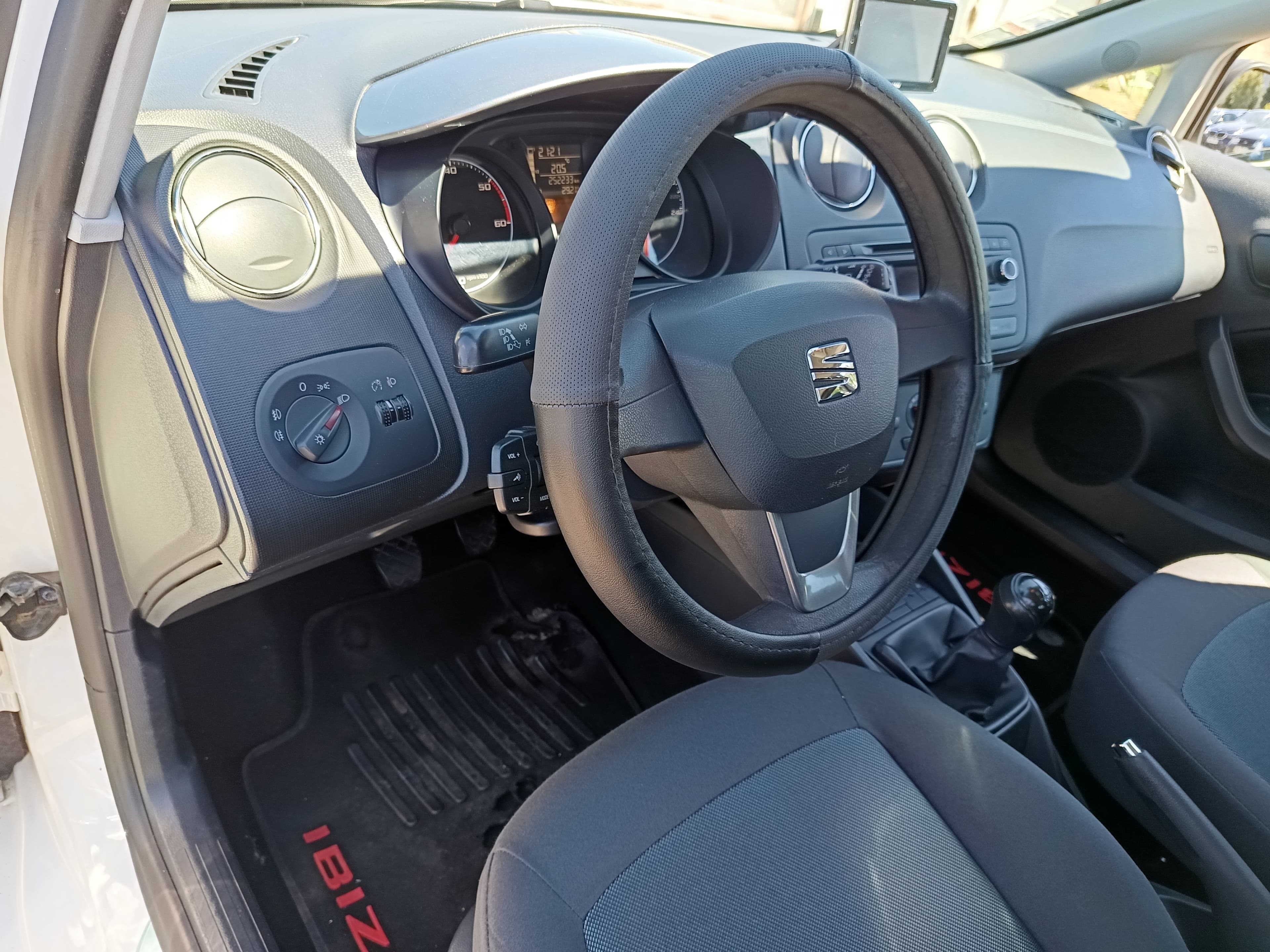 Seat Ibiza · Ano 2014 — imagem 36