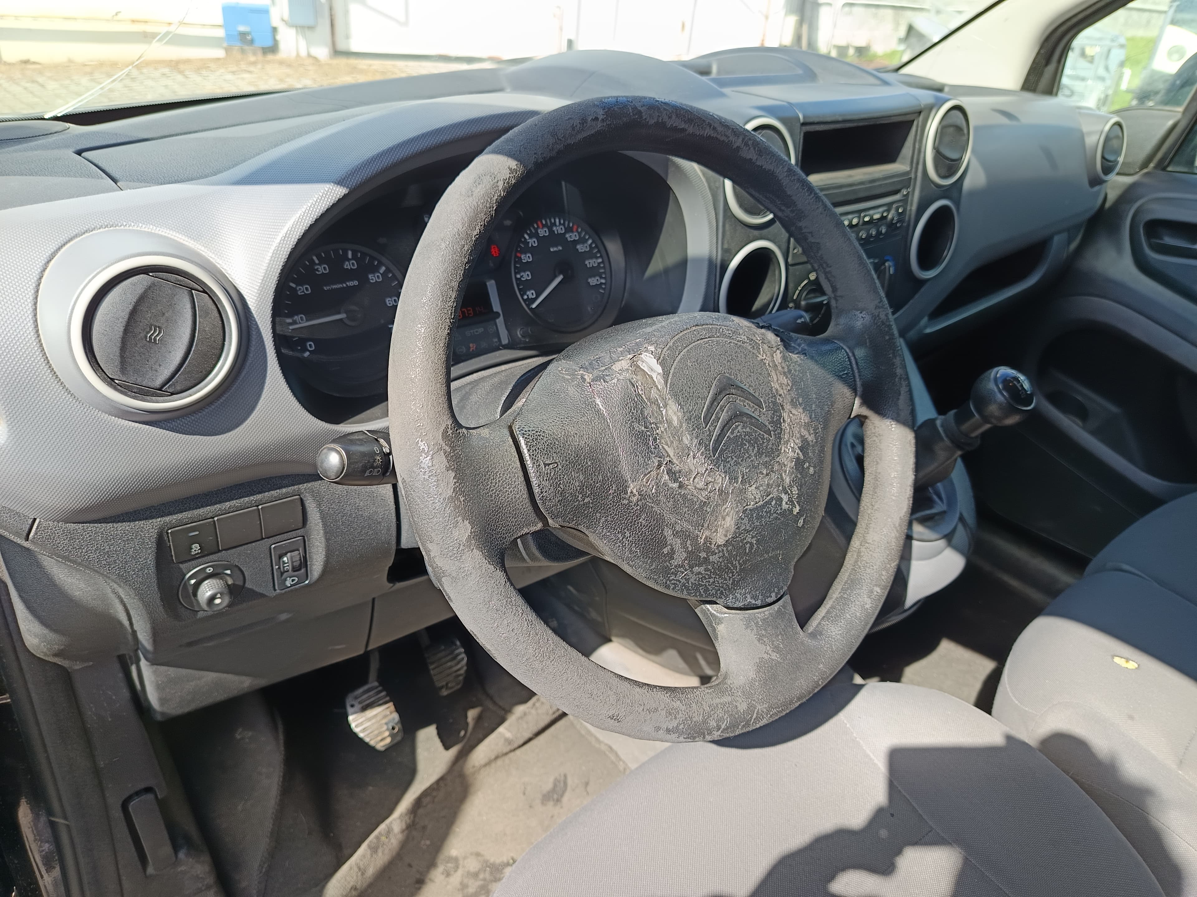 Citroën Berlingo · Ano 2015 — imagem 32