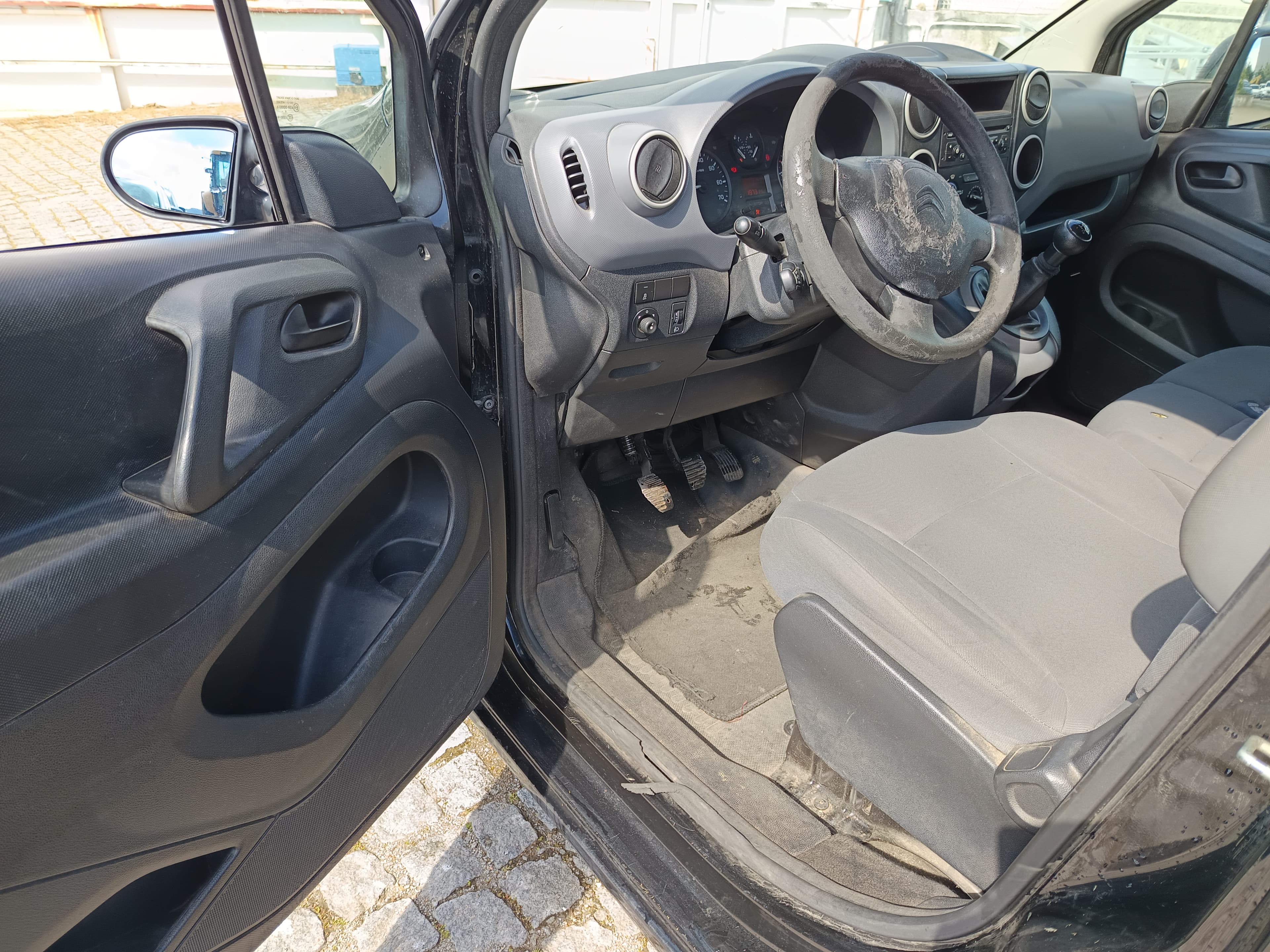 Citroën Berlingo · Ano 2015 — imagem 28
