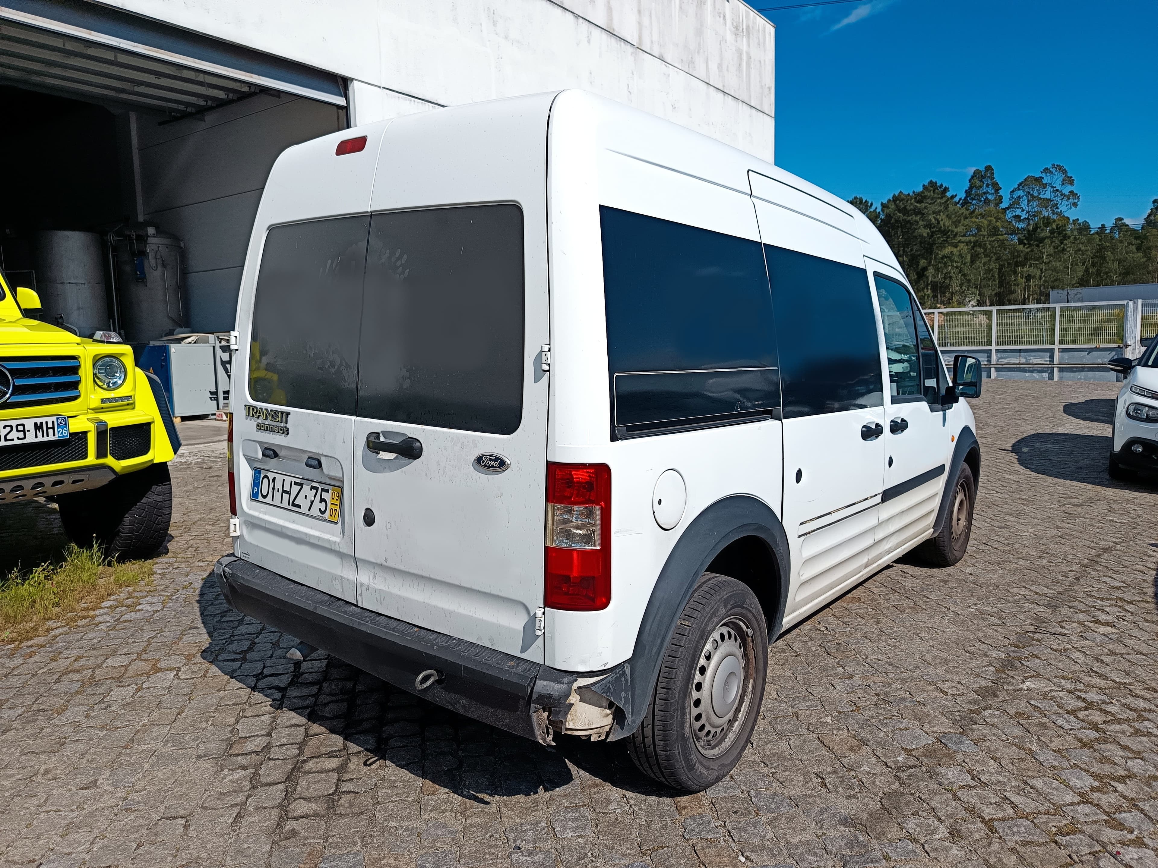 Ford Transit Connect · Ano 2009 — imagem 4