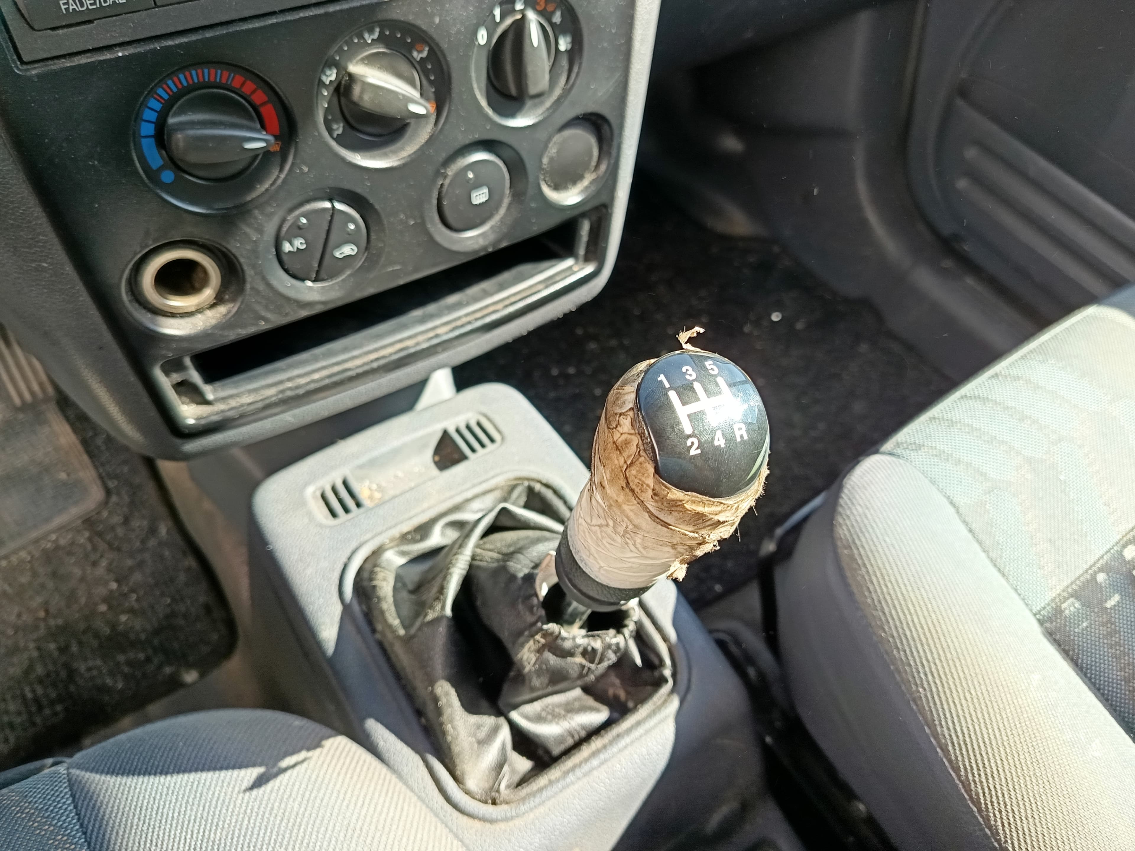 Ford Transit Connect · Ano 2009 — imagem 34
