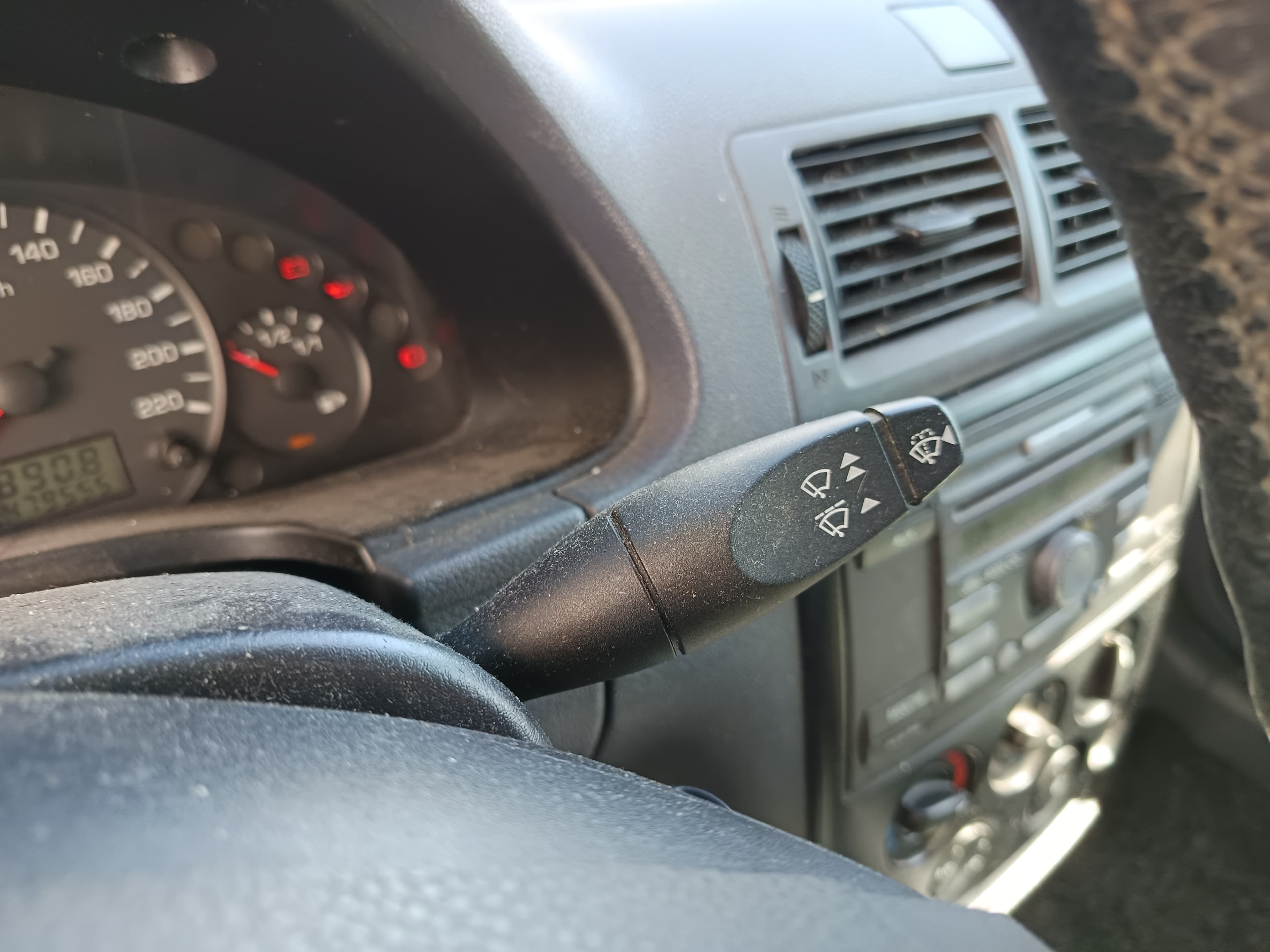 Ford Transit Connect · Ano 2009 — imagem 31