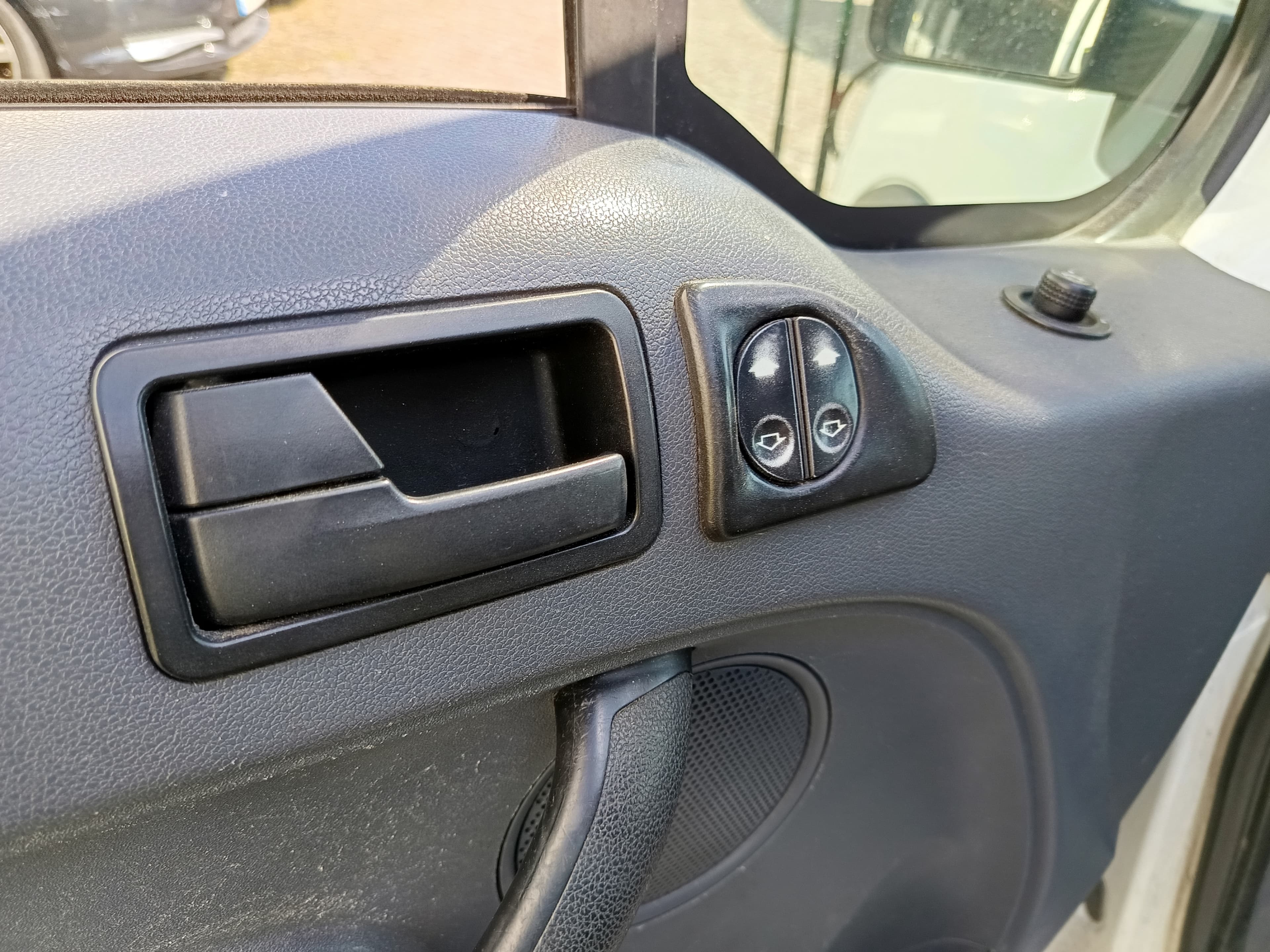Ford Transit Connect · Ano 2009 — imagem 25