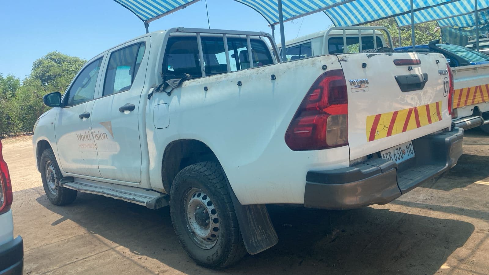 Toyota Hilux — image 7