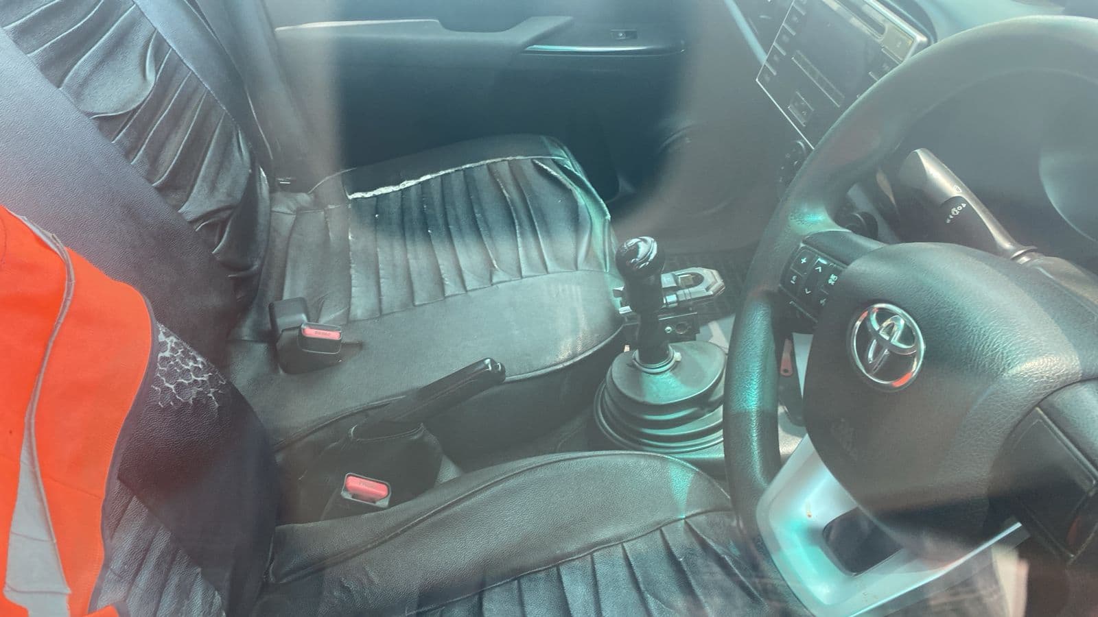 Toyota Hilux — image 4