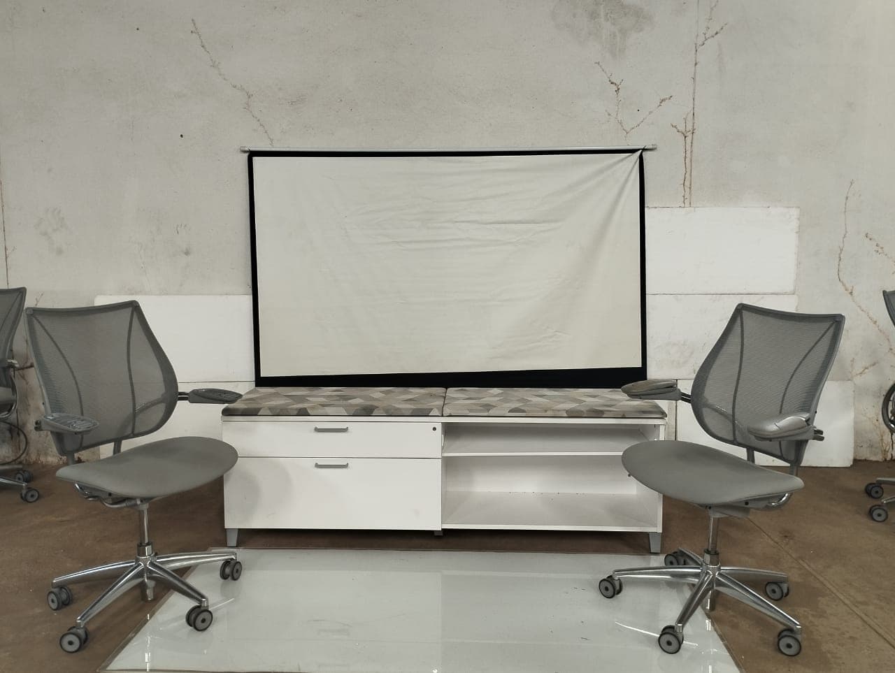 Cadeiras giratórias | Rack para TV