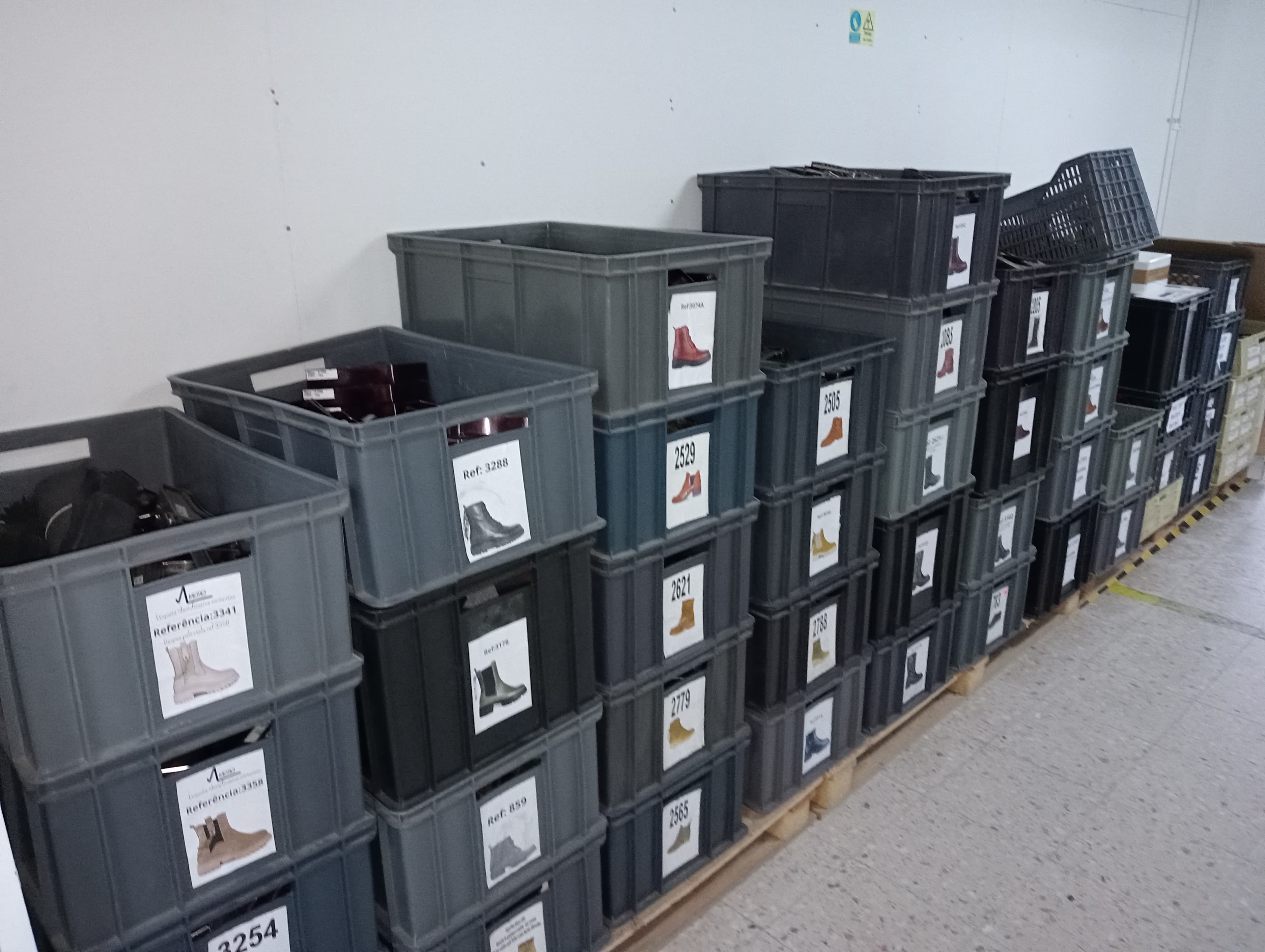 Equipamentos de Escritório · Mobiliário — imagen 35