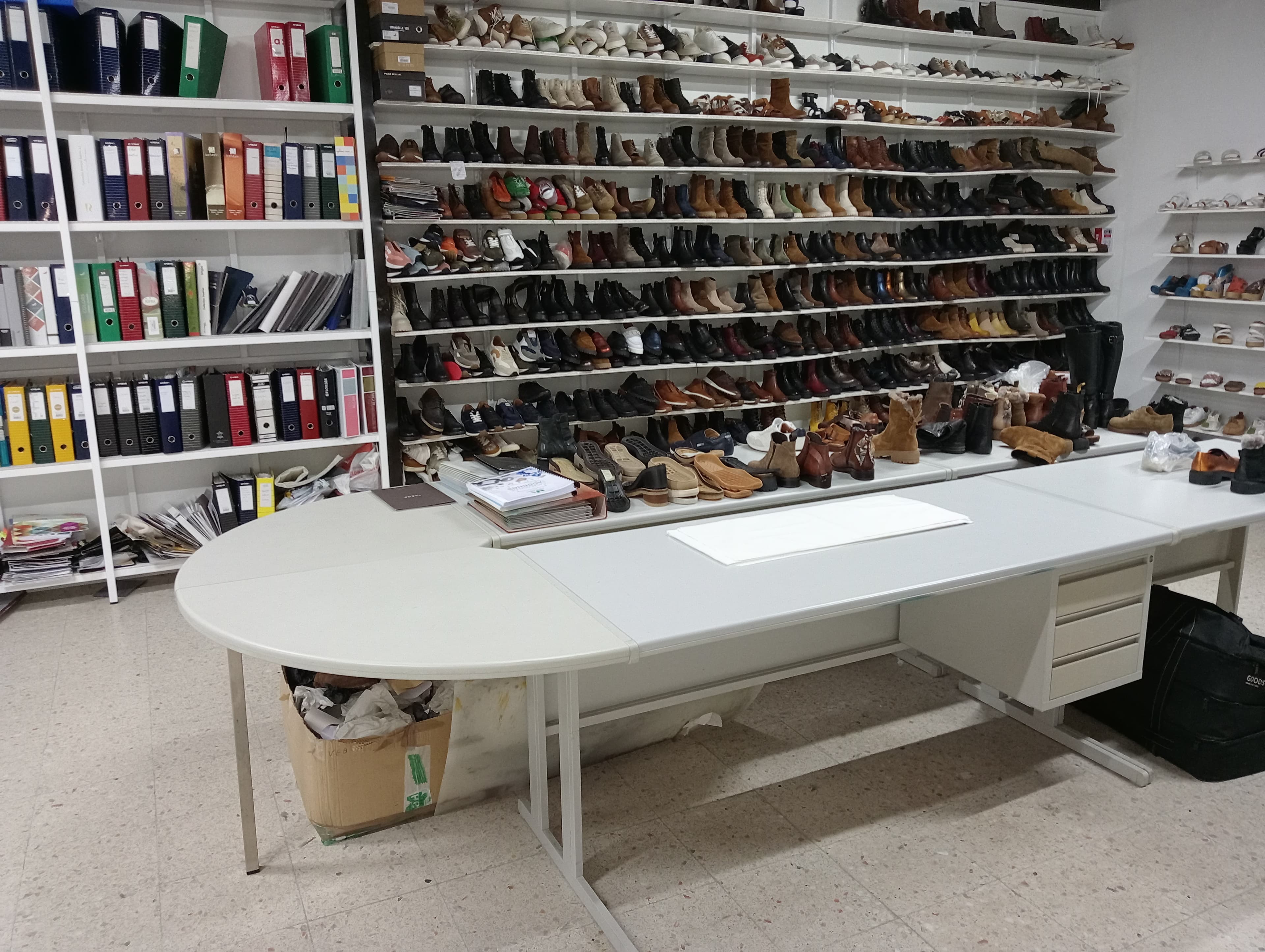 Equipamentos de Escritório · Mobiliário — imagen 20