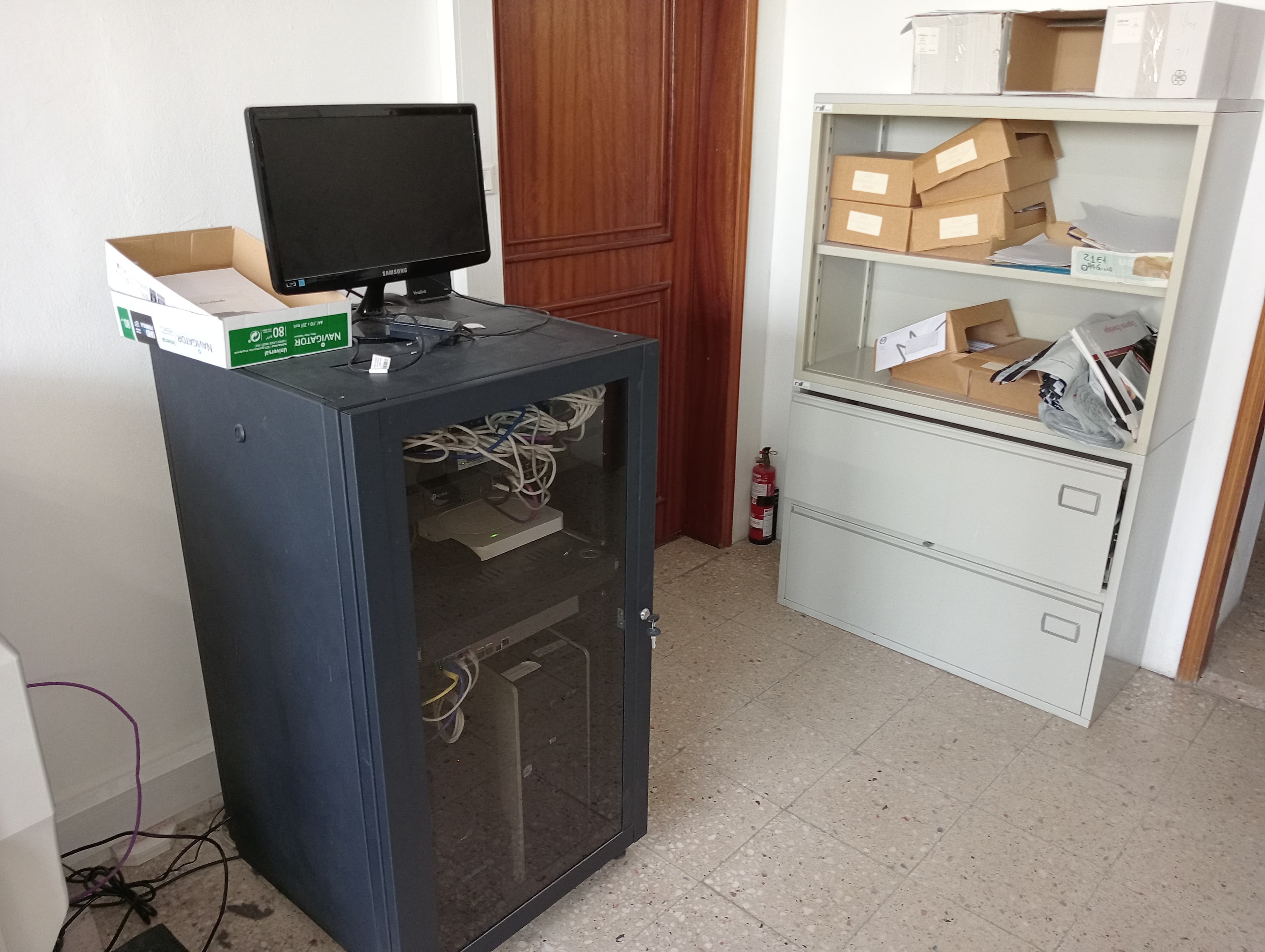 Equipamentos de Escritório · Mobiliário — imagen 7