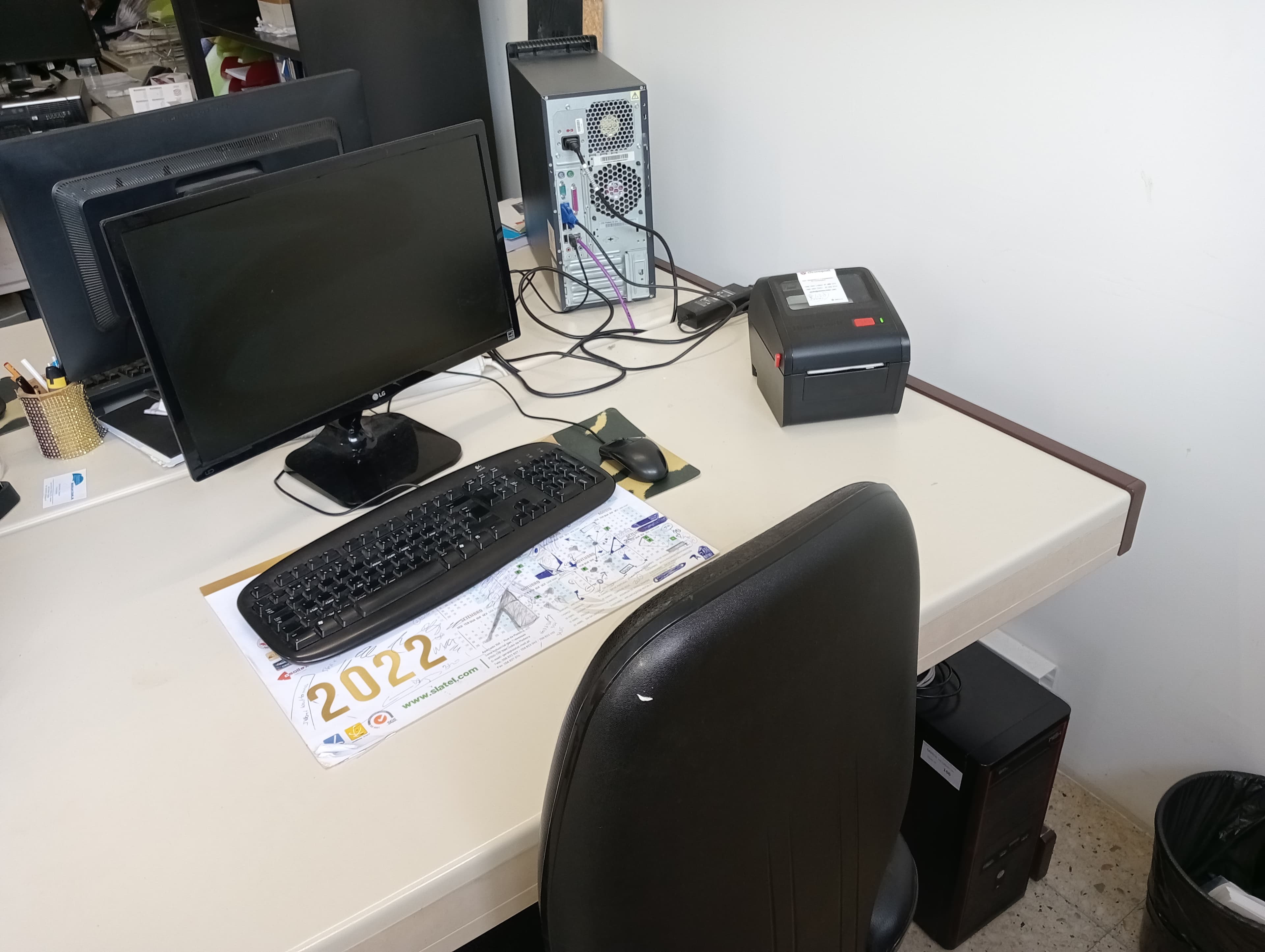 Equipamentos de Escritório · Mobiliário — imagen 3