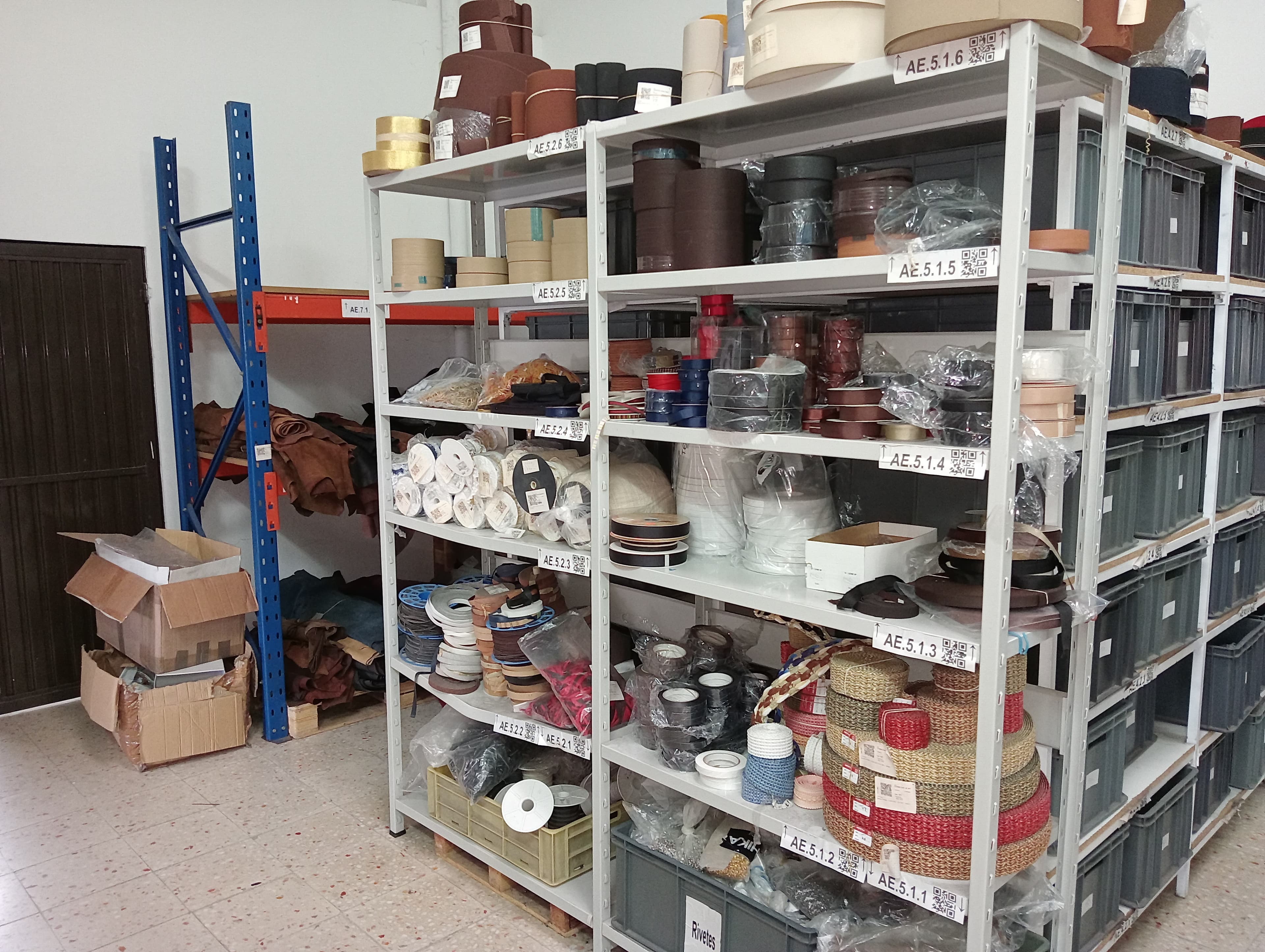 Estantes industriais · Stock