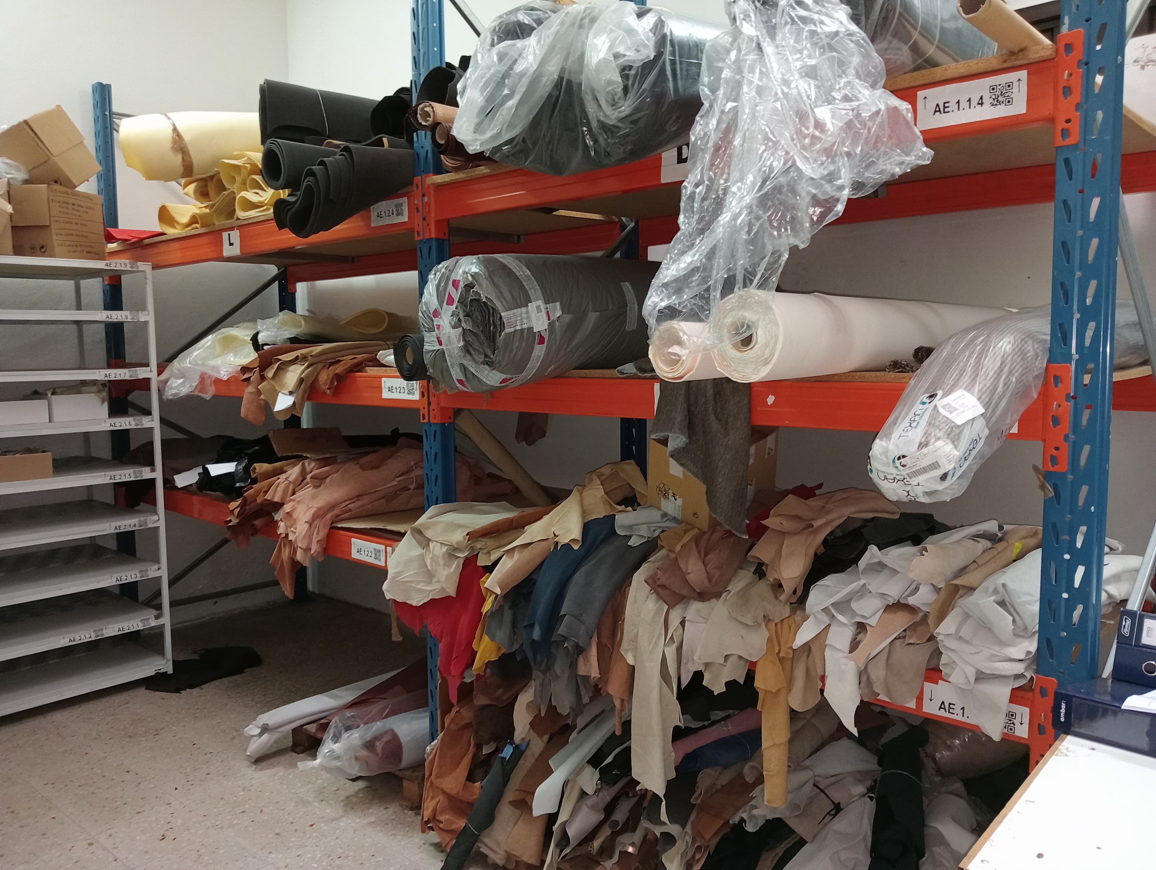 Estantes industriais · Stock — image 7