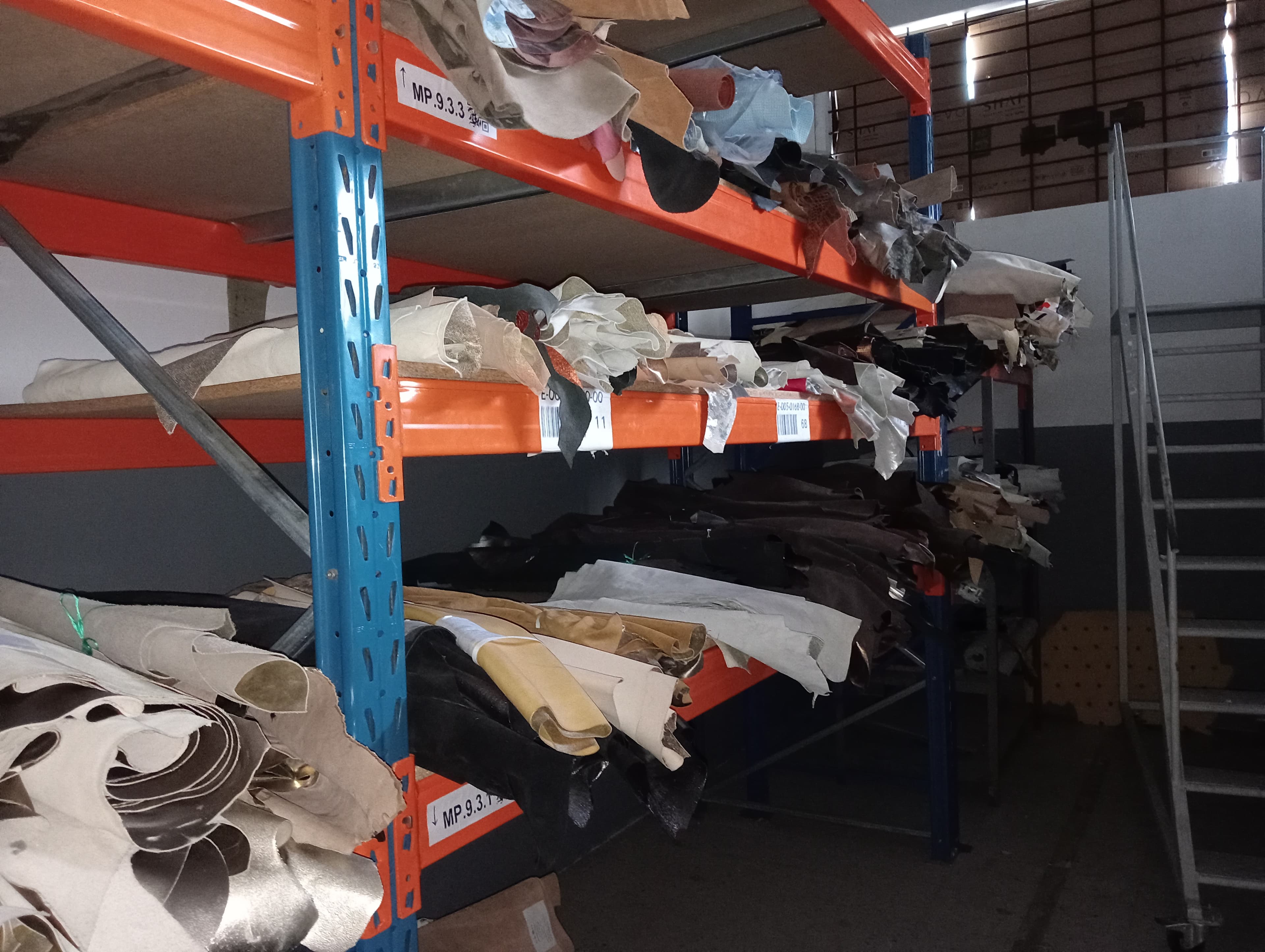 Estantes industriais · Stock — image 4